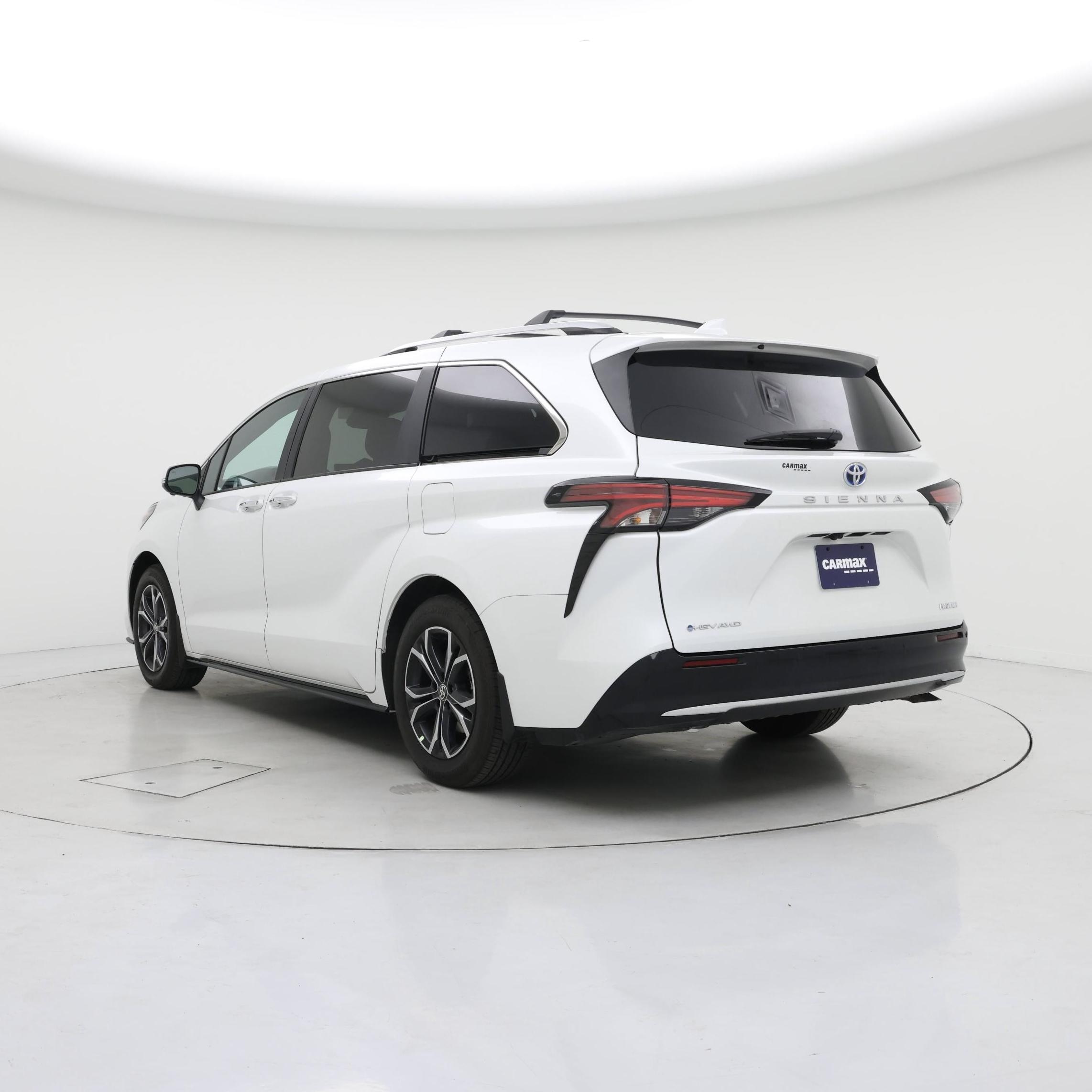 Thumbnail: 2025 Toyota Sienna - 2