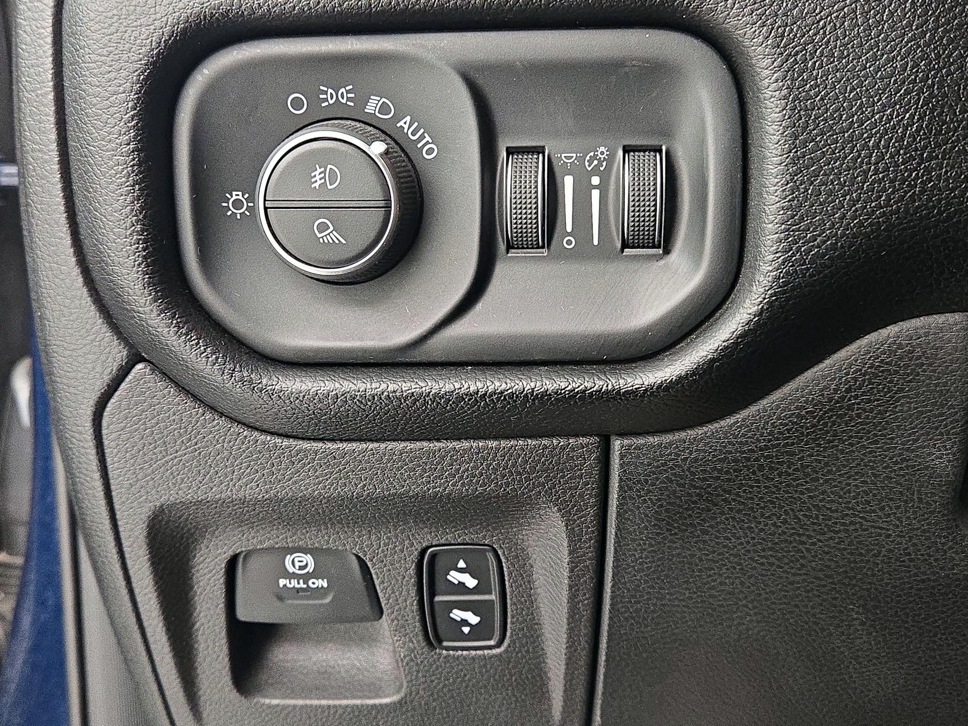 Thumbnail: 2019 RAM 1500 - 13