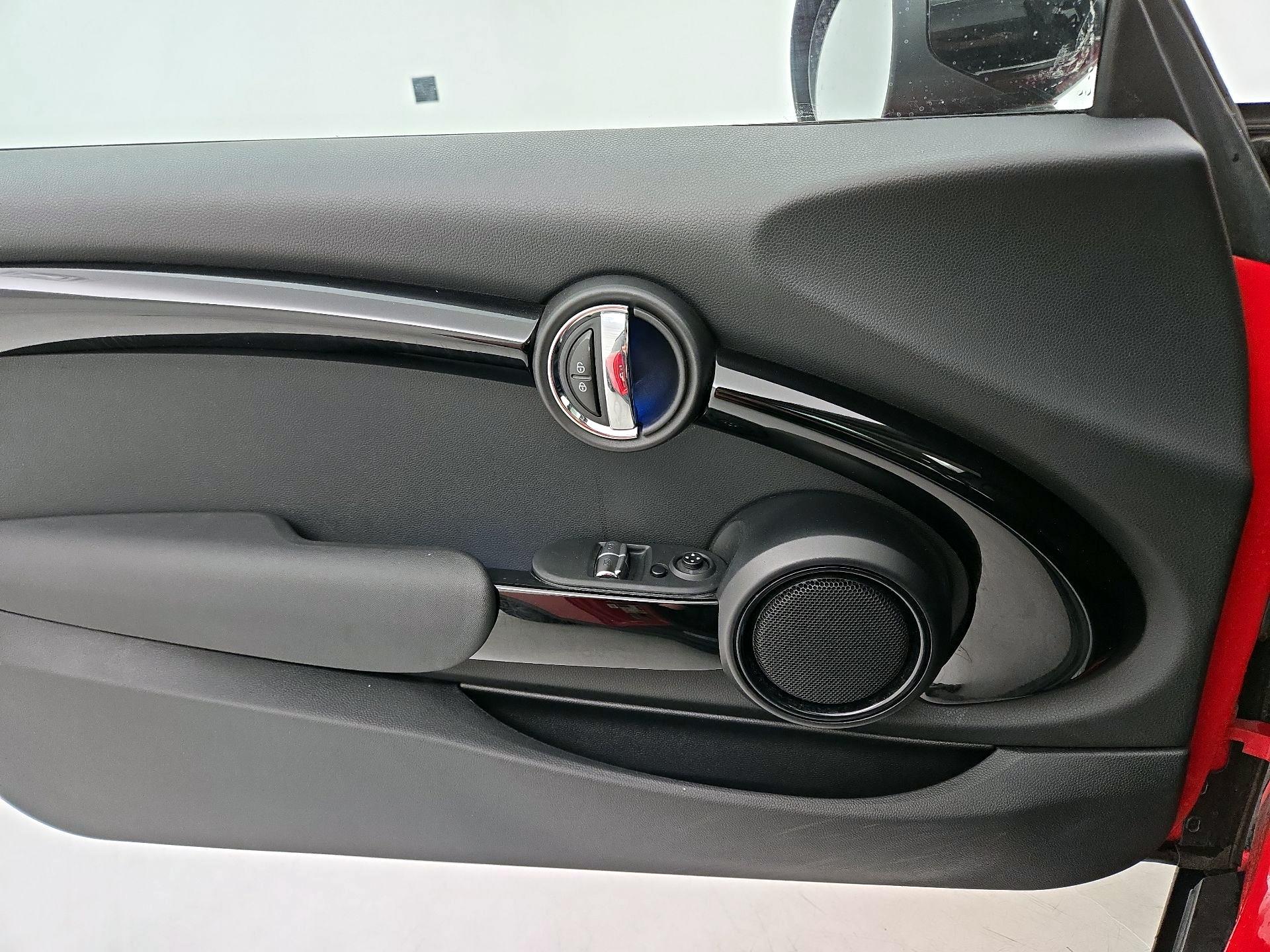 Thumbnail: 2021 MINI Cooper Hardtop - 12