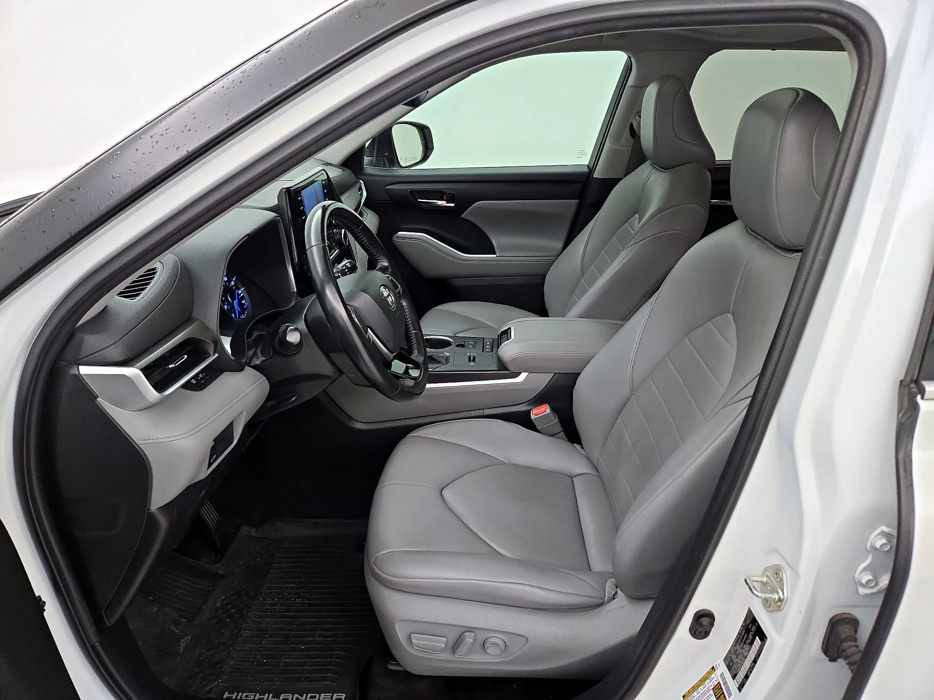 Thumbnail: 2020 Toyota Highlander - 11