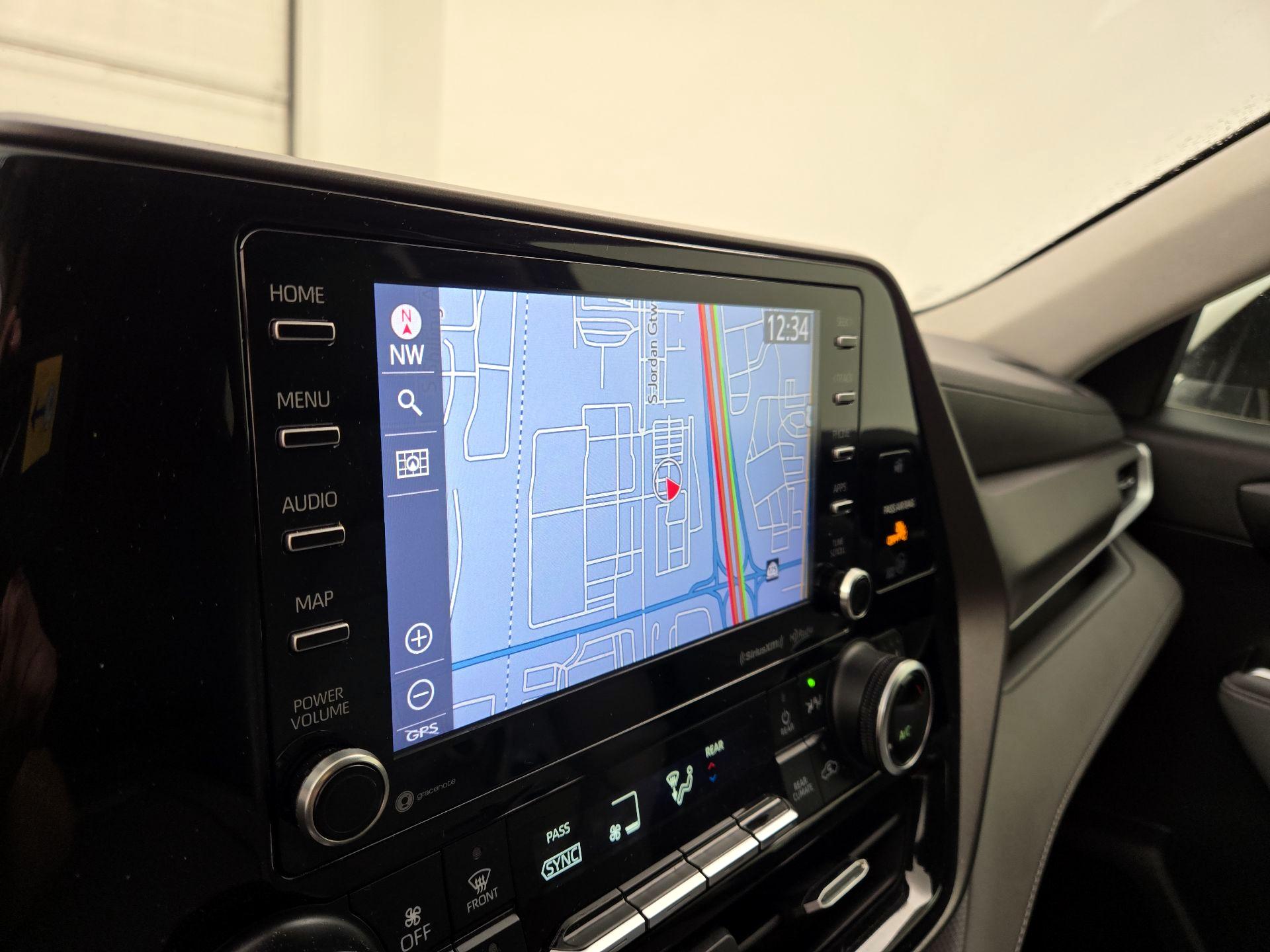 Thumbnail: 2020 Toyota Highlander - 14