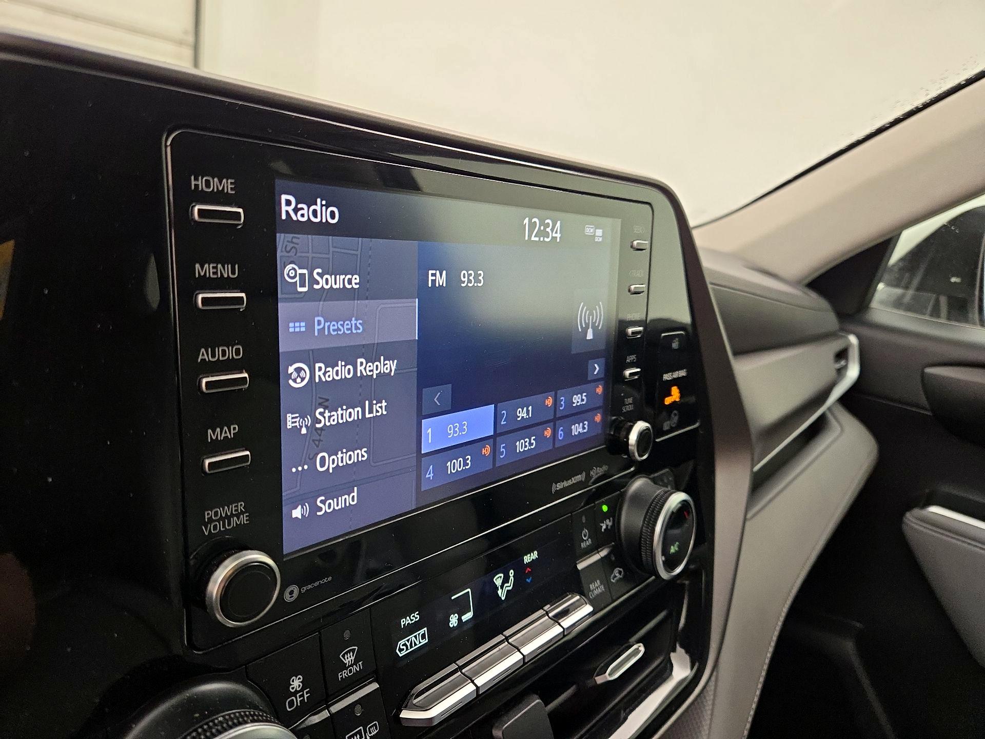 Thumbnail: 2020 Toyota Highlander - 16