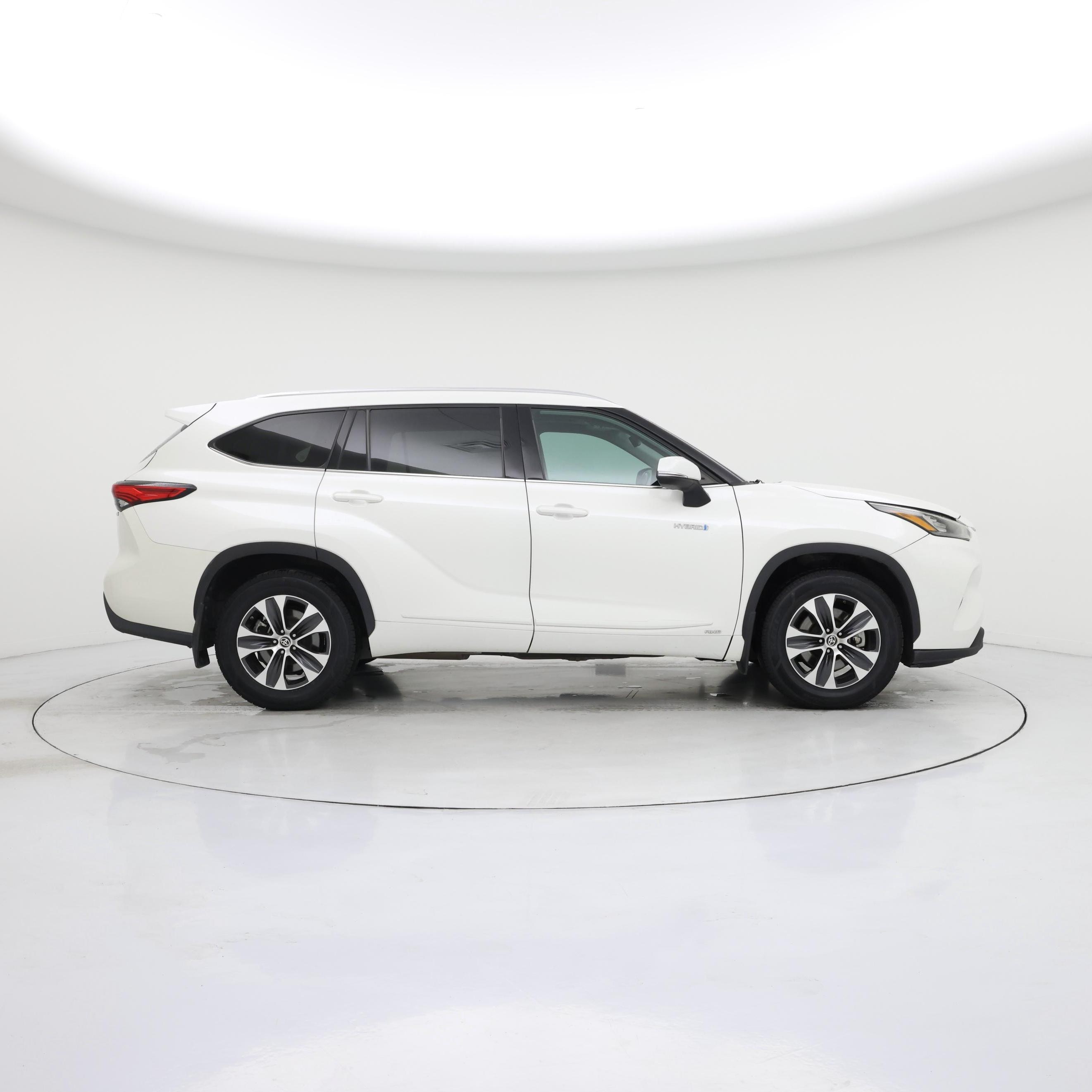 Thumbnail: 2020 Toyota Highlander - 7