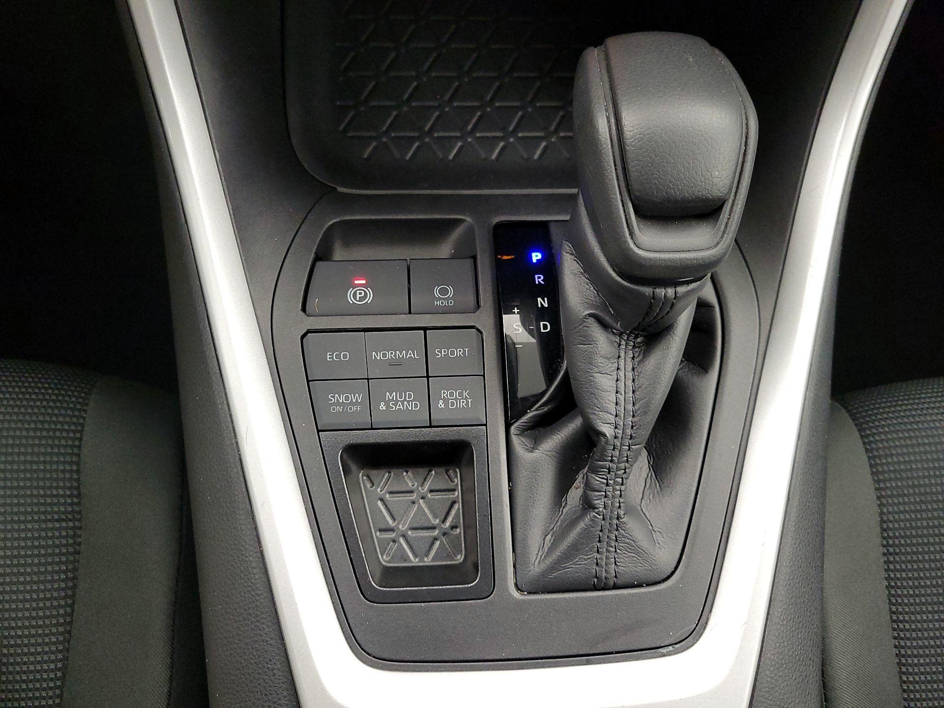 Thumbnail: 2024 Toyota RAV4 - 18