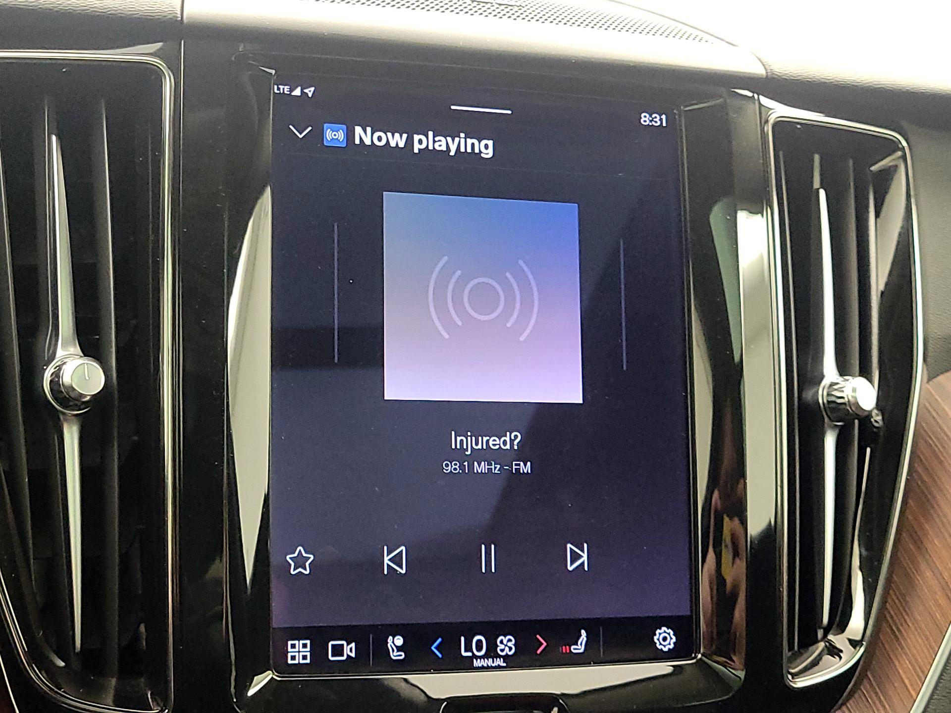 Thumbnail: 2023 Volvo XC60 - 16