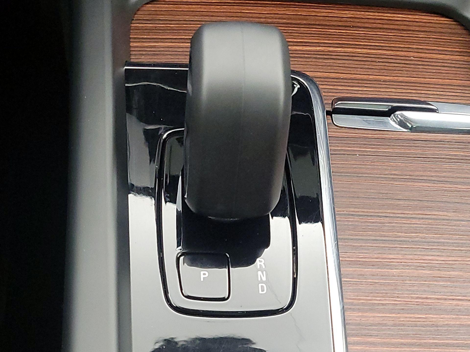 Thumbnail: 2023 Volvo XC60 - 18