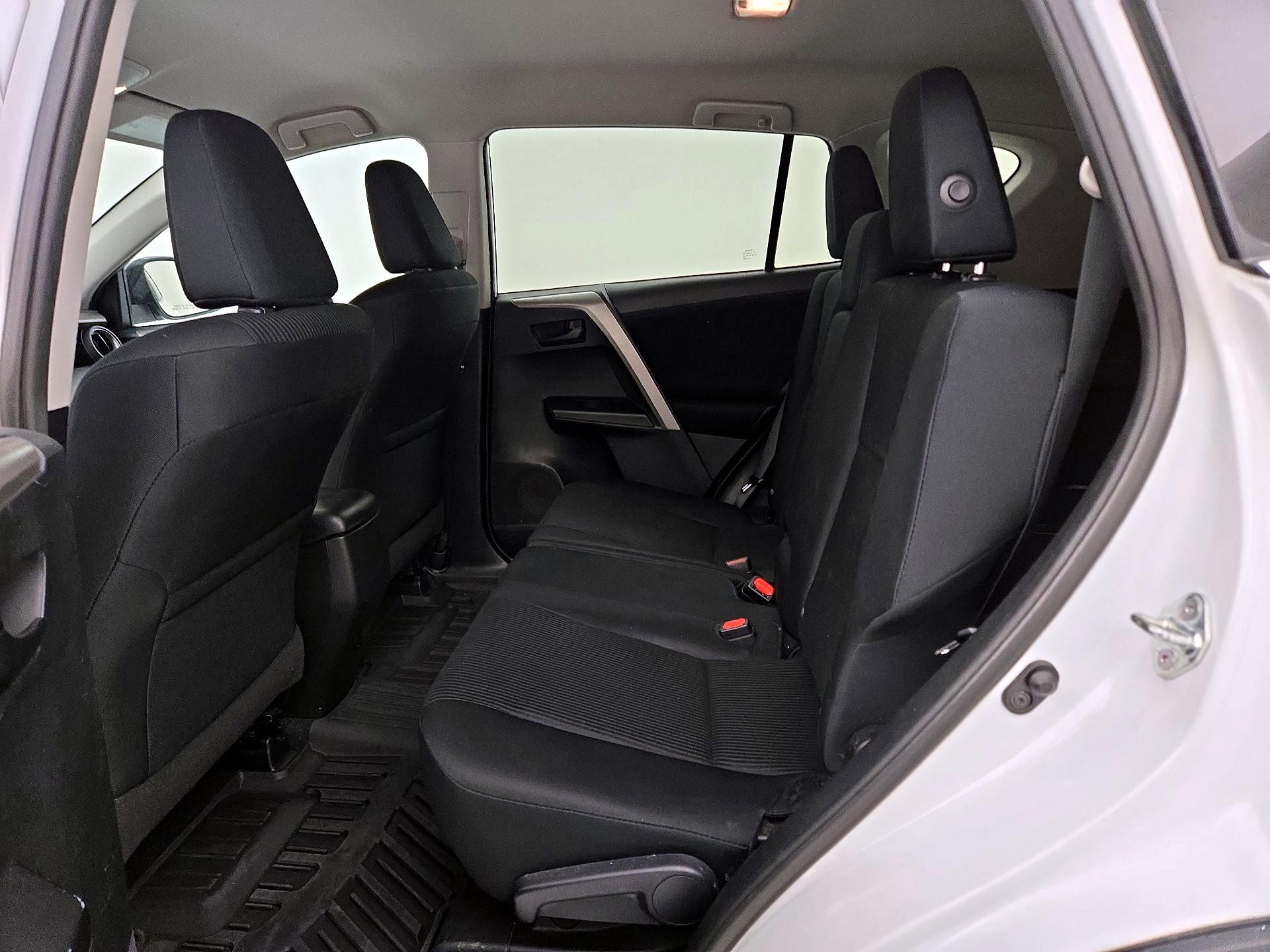 Thumbnail: 2017 Toyota RAV4 - 19