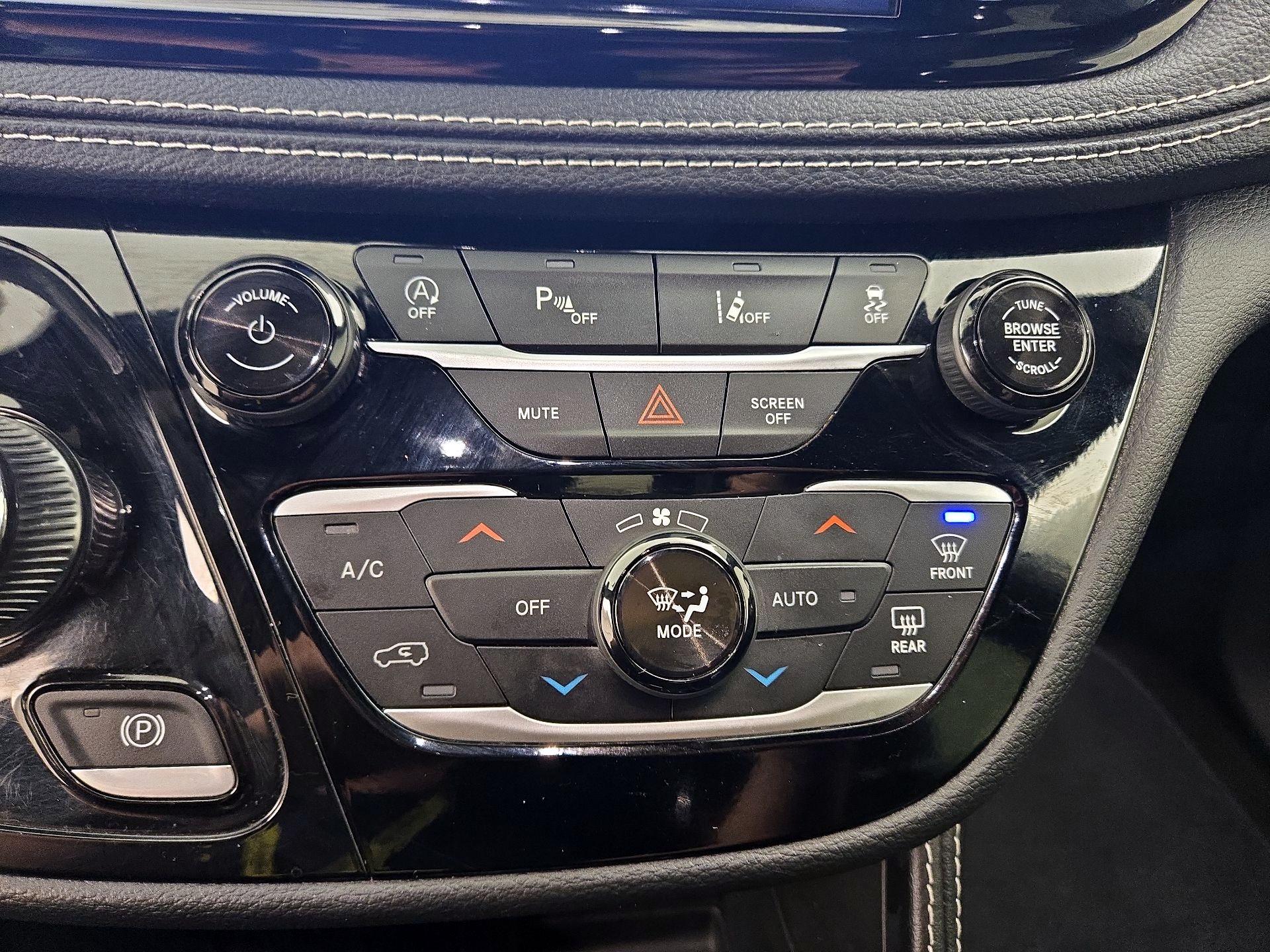 Thumbnail: 2025 Chrysler Pacifica - 17