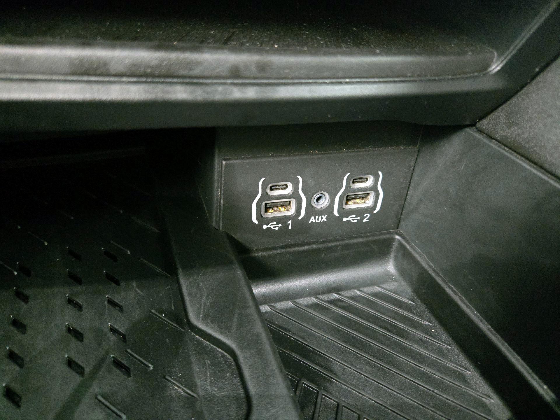 Thumbnail: 2025 Chrysler Pacifica - 19