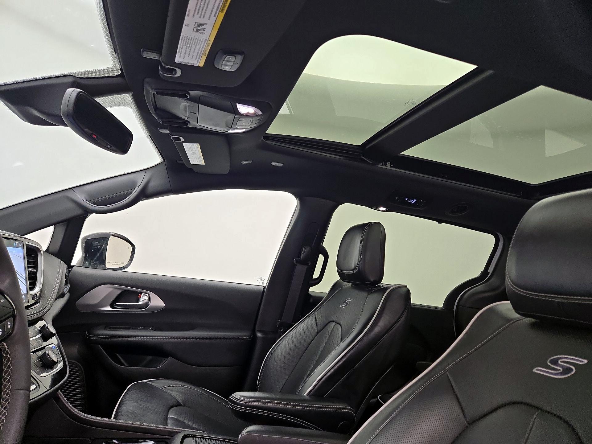 Thumbnail: 2025 Chrysler Pacifica - 20