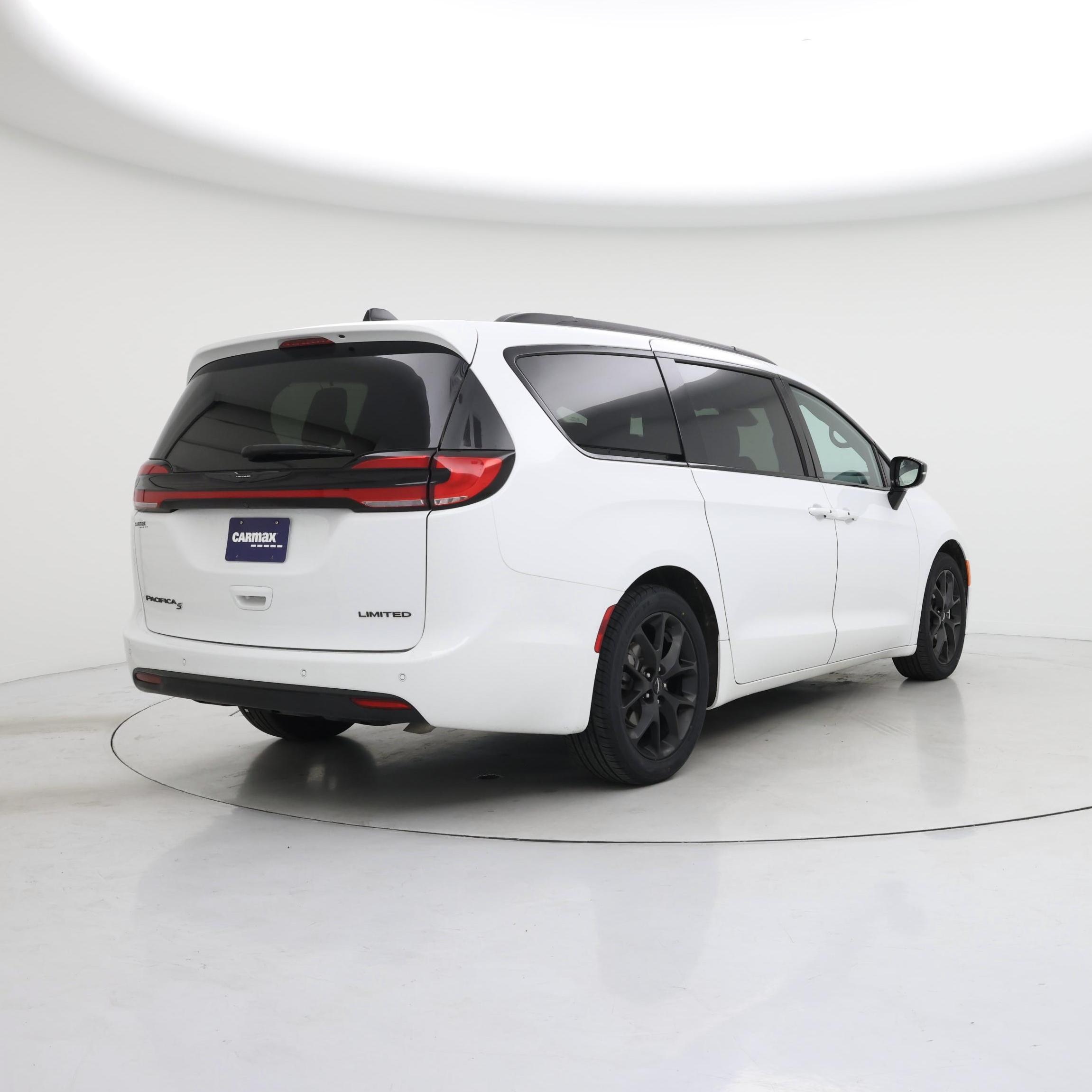 Thumbnail: 2025 Chrysler Pacifica - 8