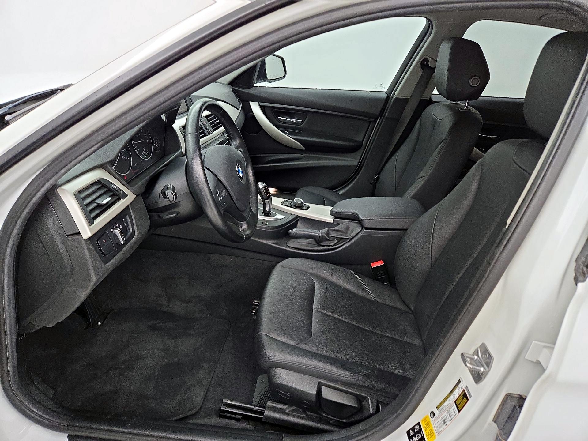 Thumbnail: 2016 BMW 3 Series - 11