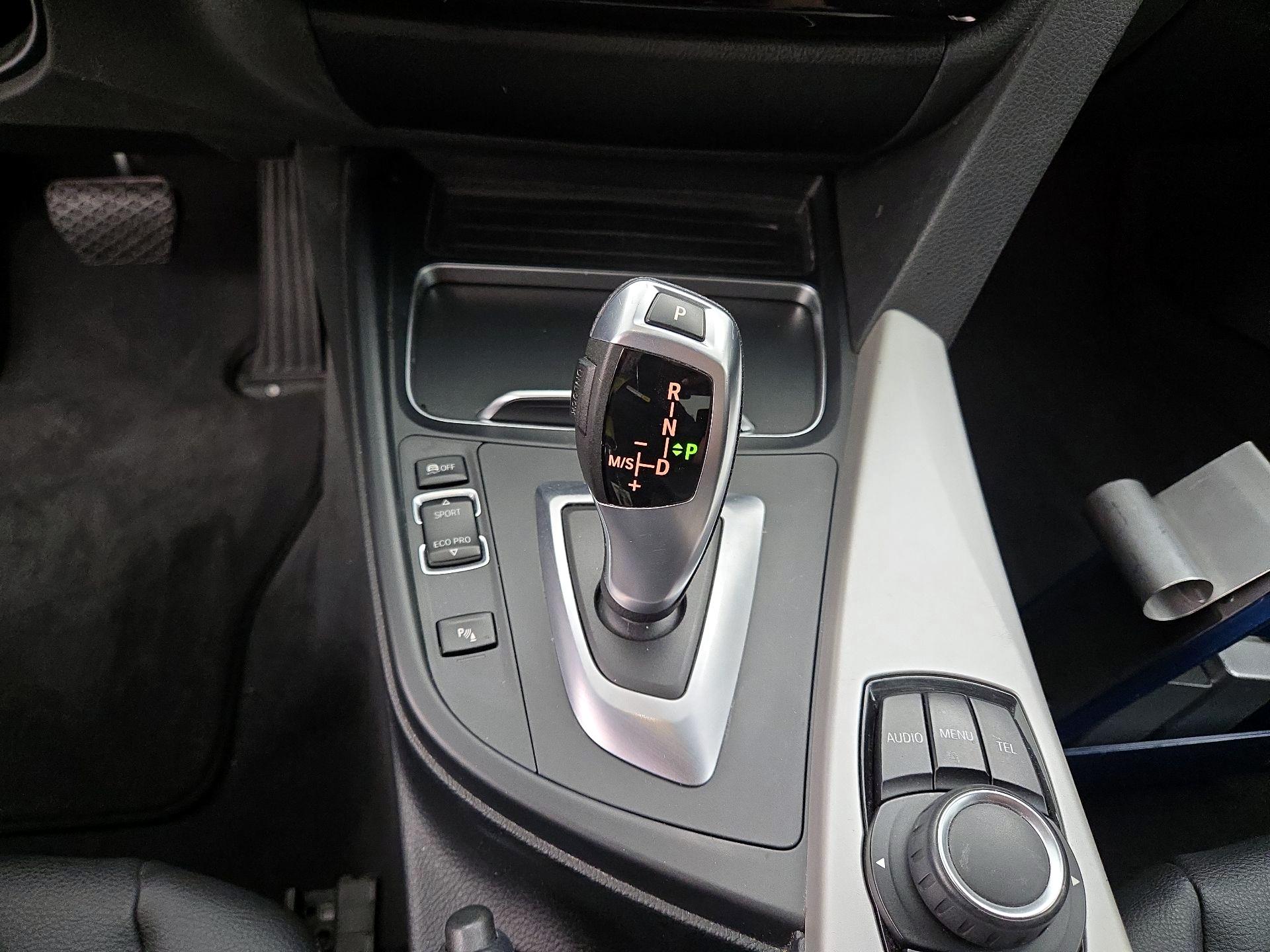 Thumbnail: 2016 BMW 3 Series - 17