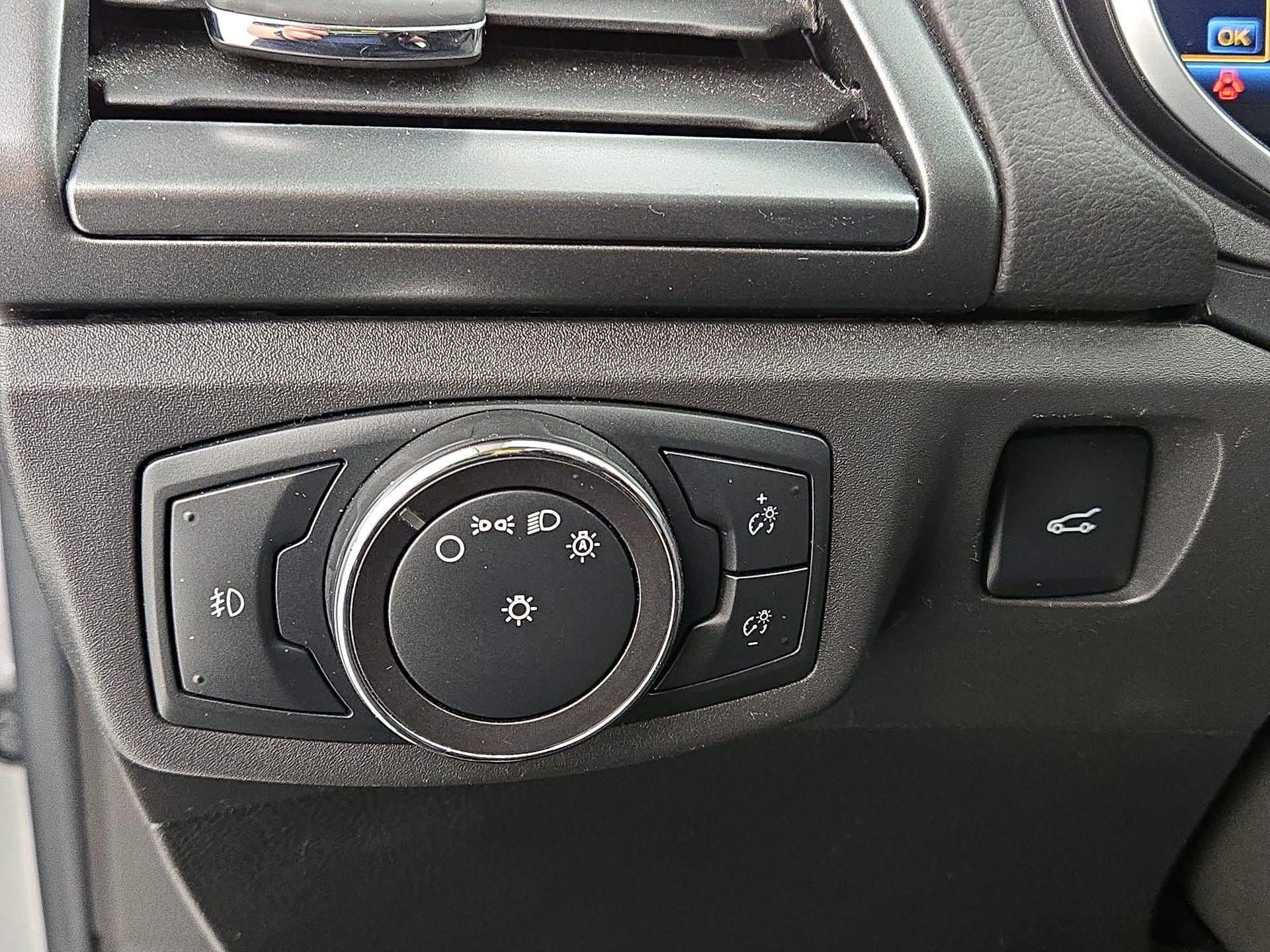 Thumbnail: 2015 Ford Fusion - 13