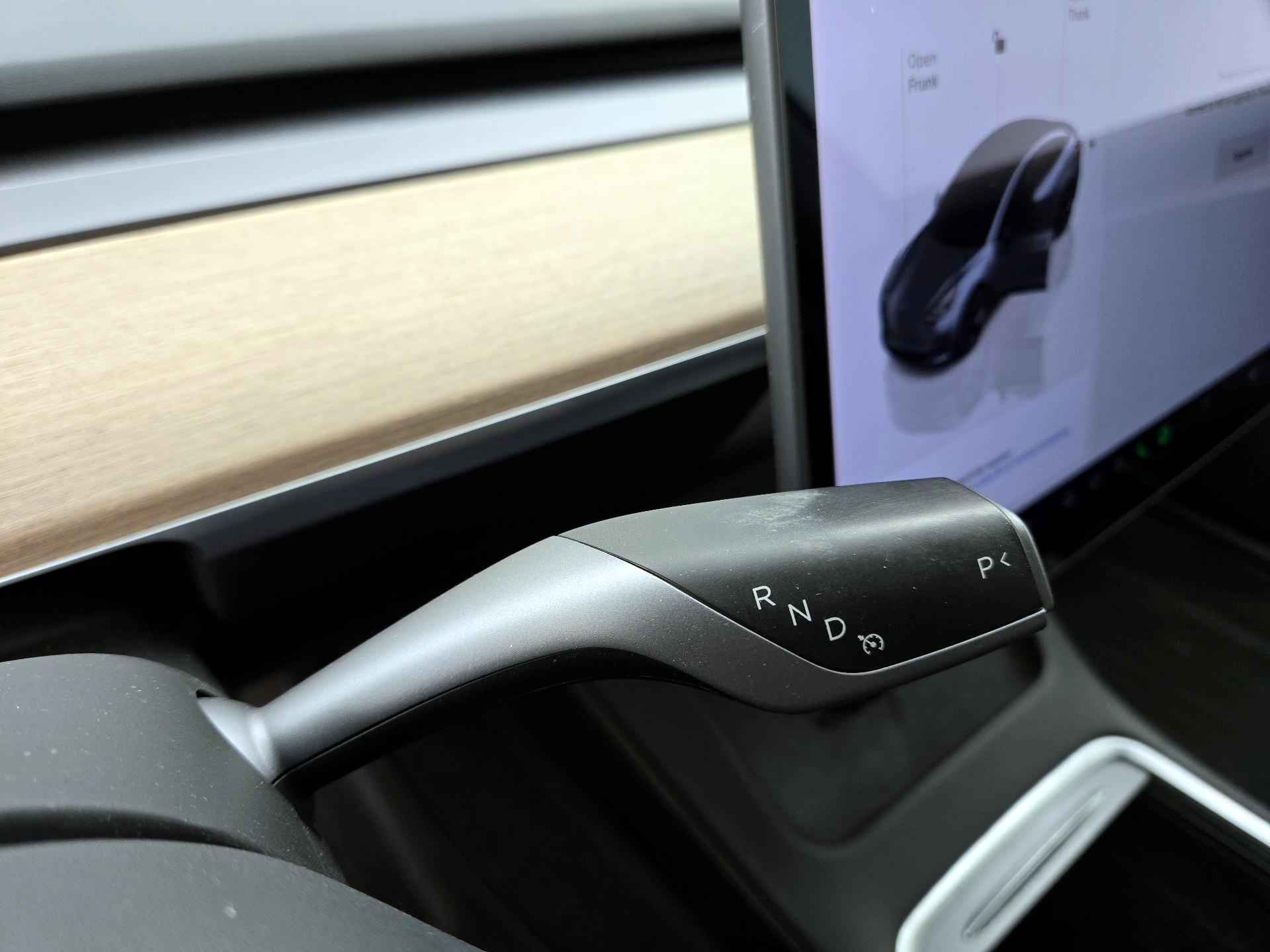 Thumbnail: 2022 Tesla Model 3 - 17