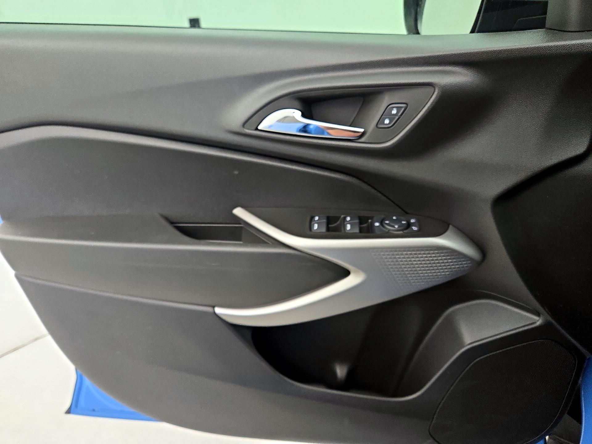 Thumbnail: 2024 Chevrolet Trax - 12