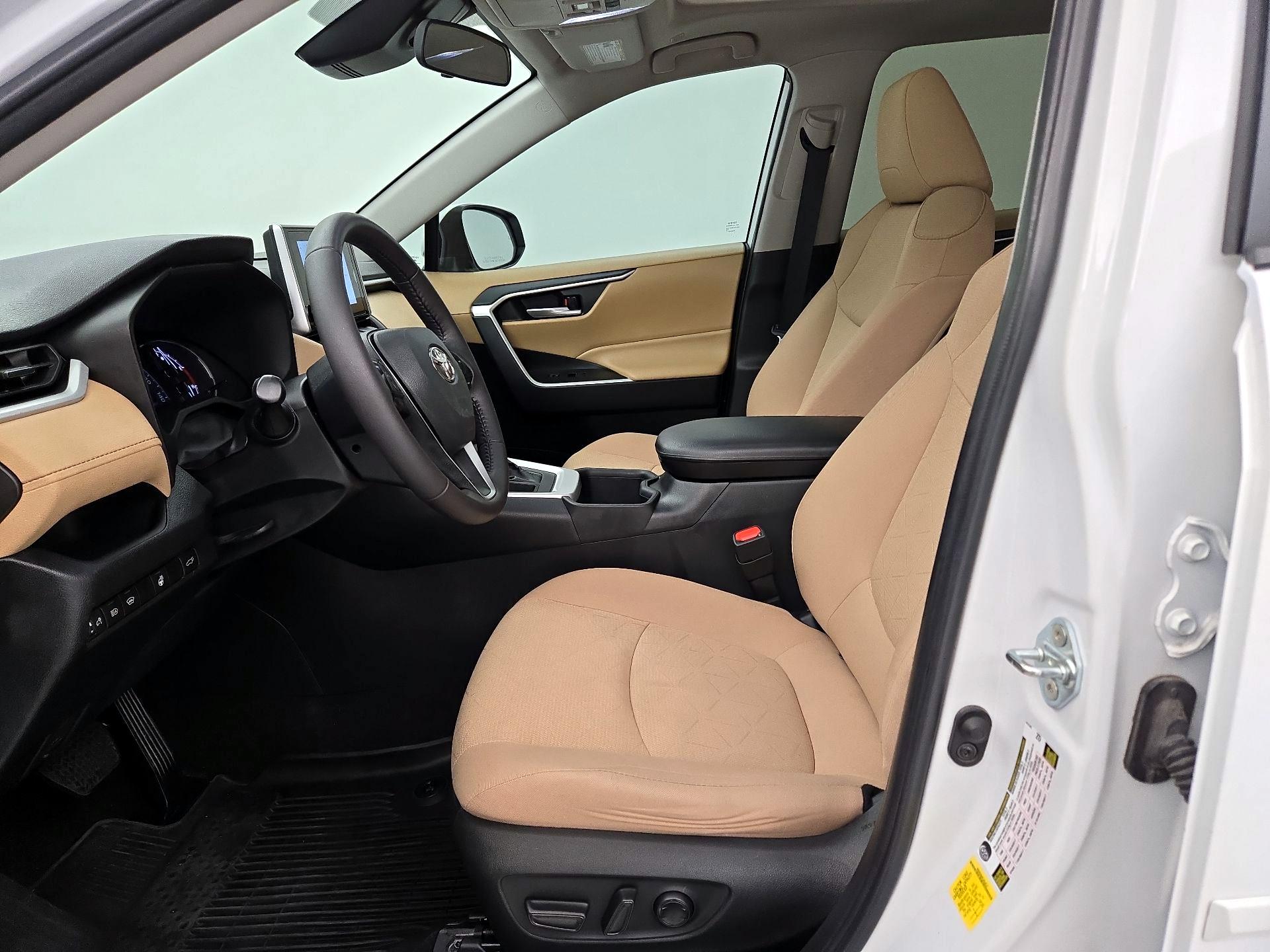 Thumbnail: 2023 Toyota RAV4 - 11