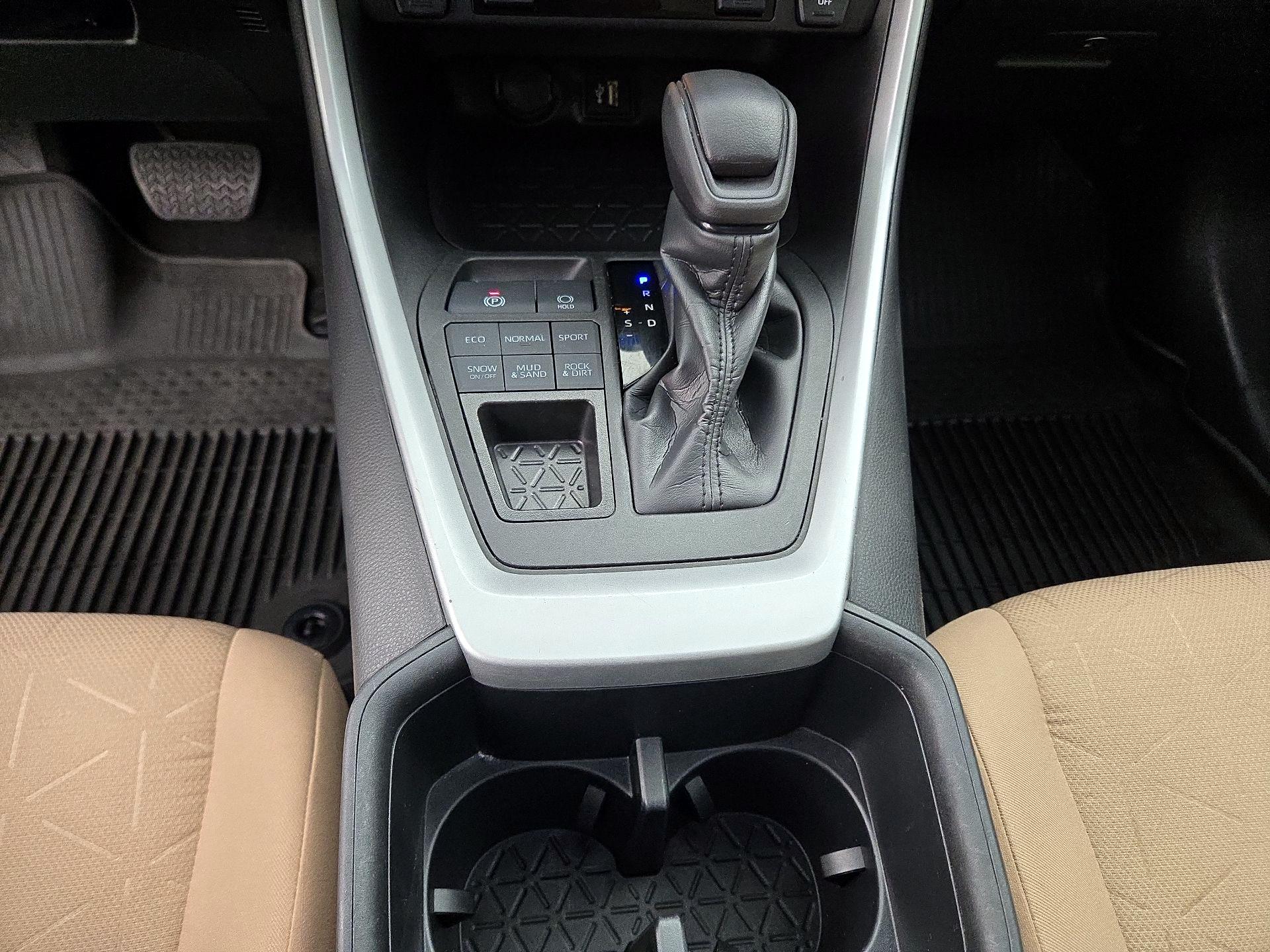 Thumbnail: 2023 Toyota RAV4 - 17