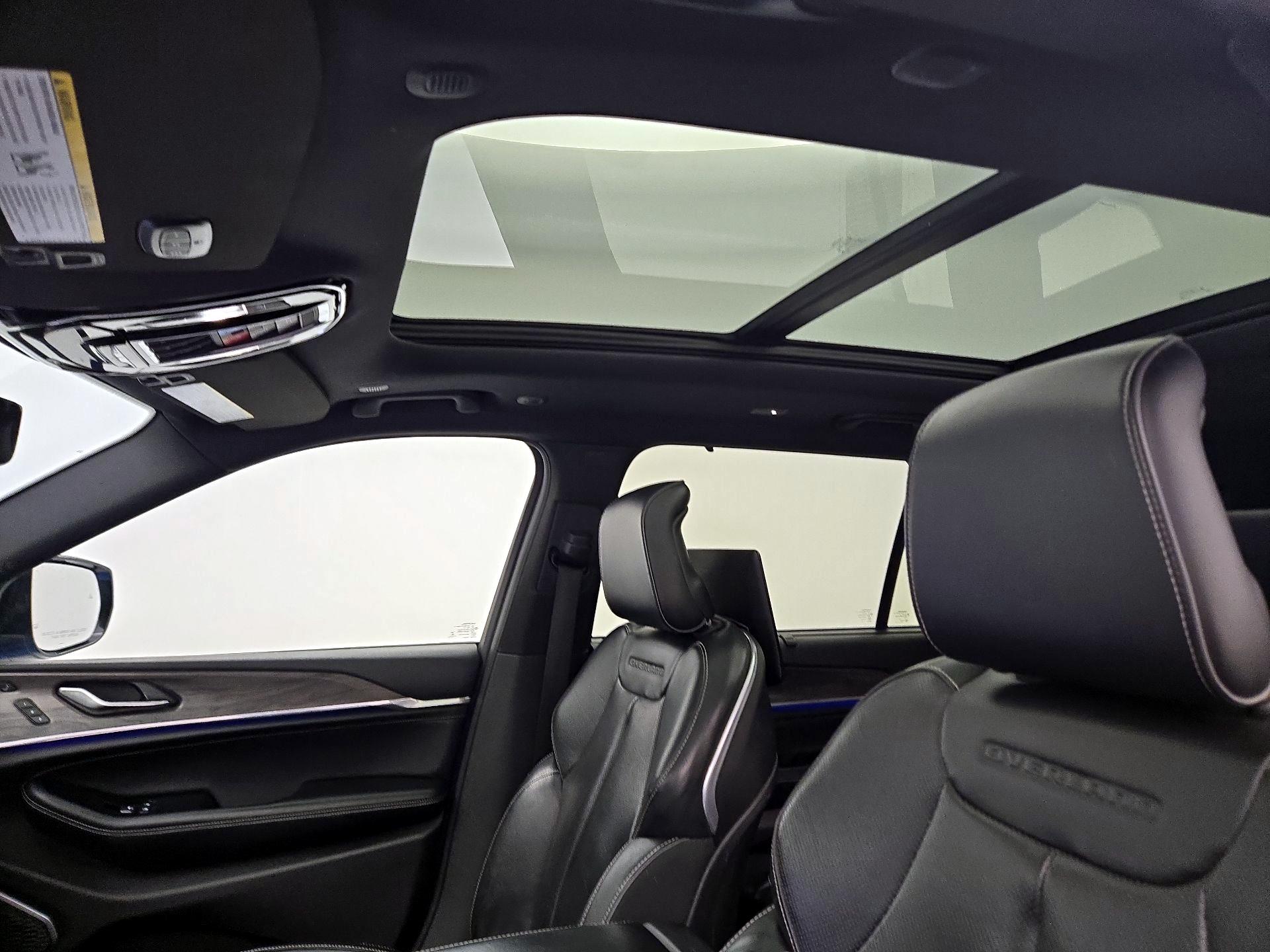 Thumbnail: 2023 Jeep Grand Cherokee L - 20