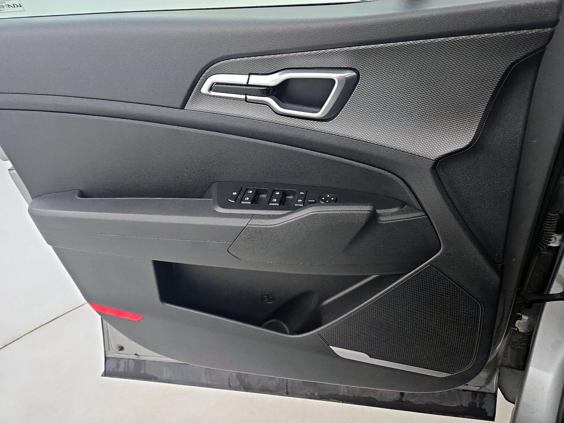 Thumbnail: 2023 Kia Sportage - 12