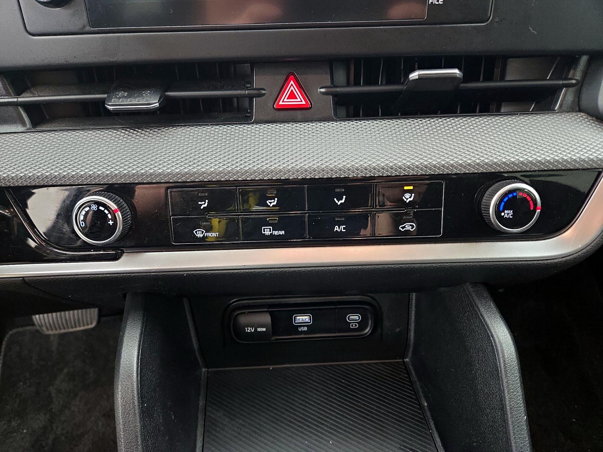 Thumbnail: 2023 Kia Sportage - 16