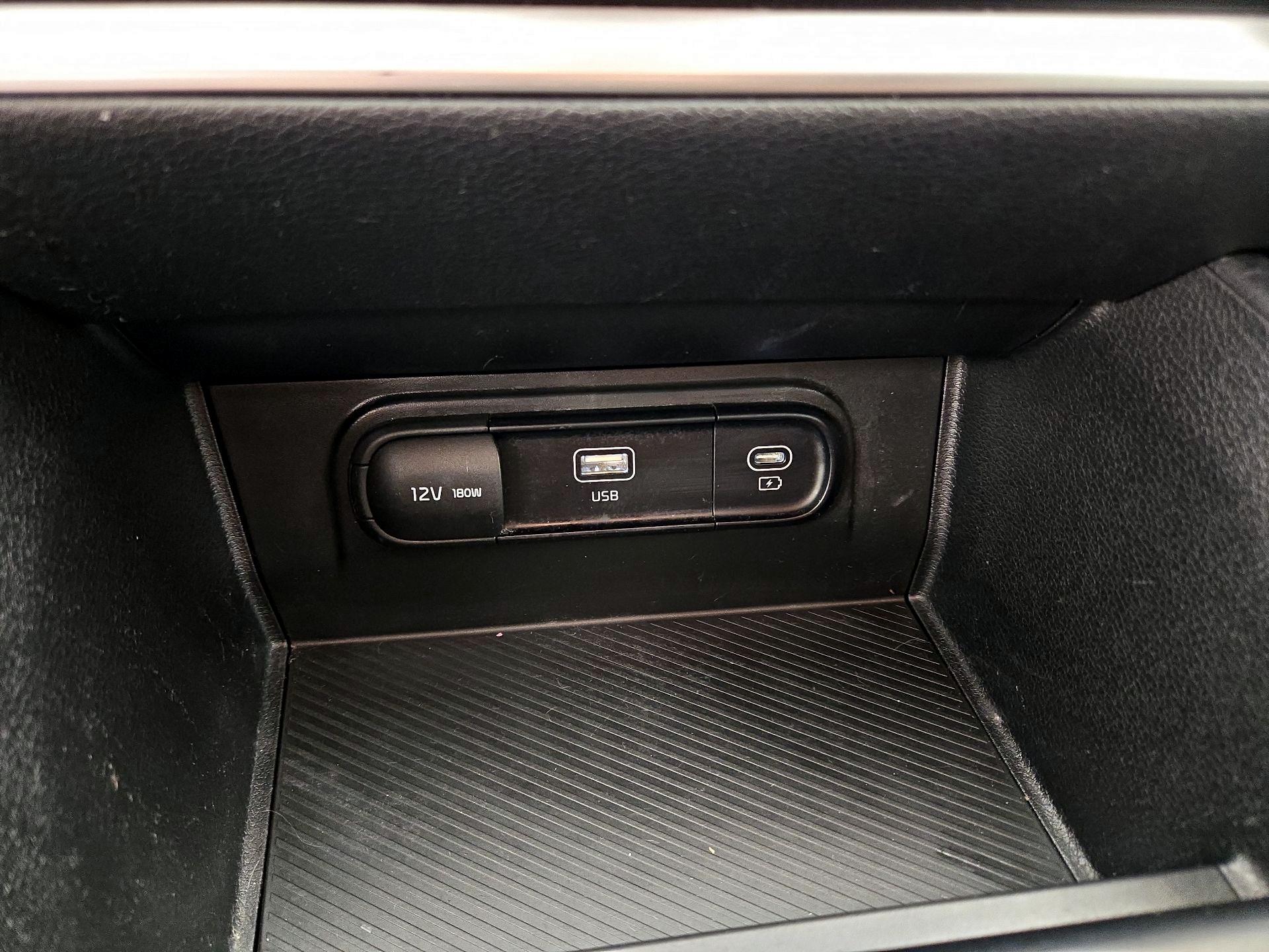 Thumbnail: 2023 Kia Sportage - 18