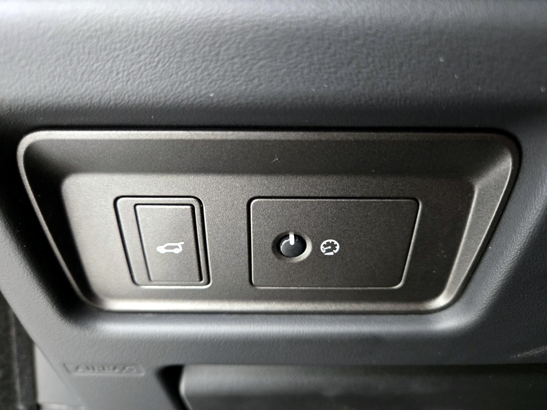 Thumbnail: 2017 Land Rover Range Rover Evoque - 13