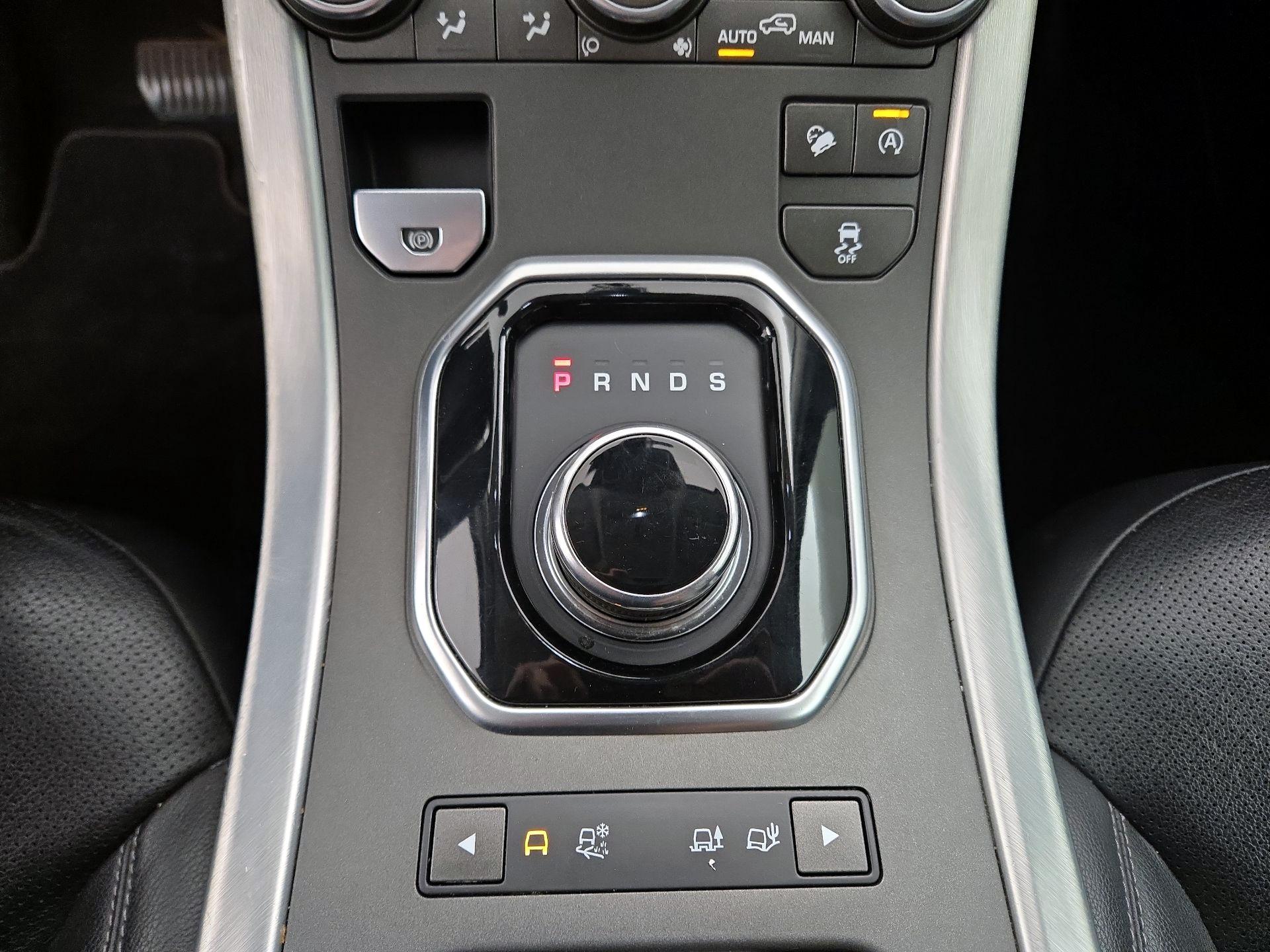 Thumbnail: 2017 Land Rover Range Rover Evoque - 18