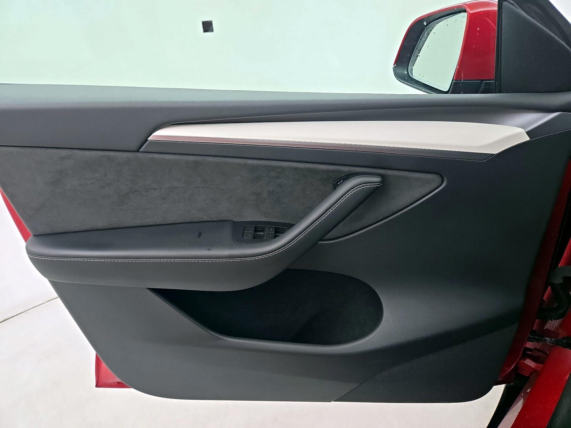 Thumbnail: 2022 Tesla Model Y - 12