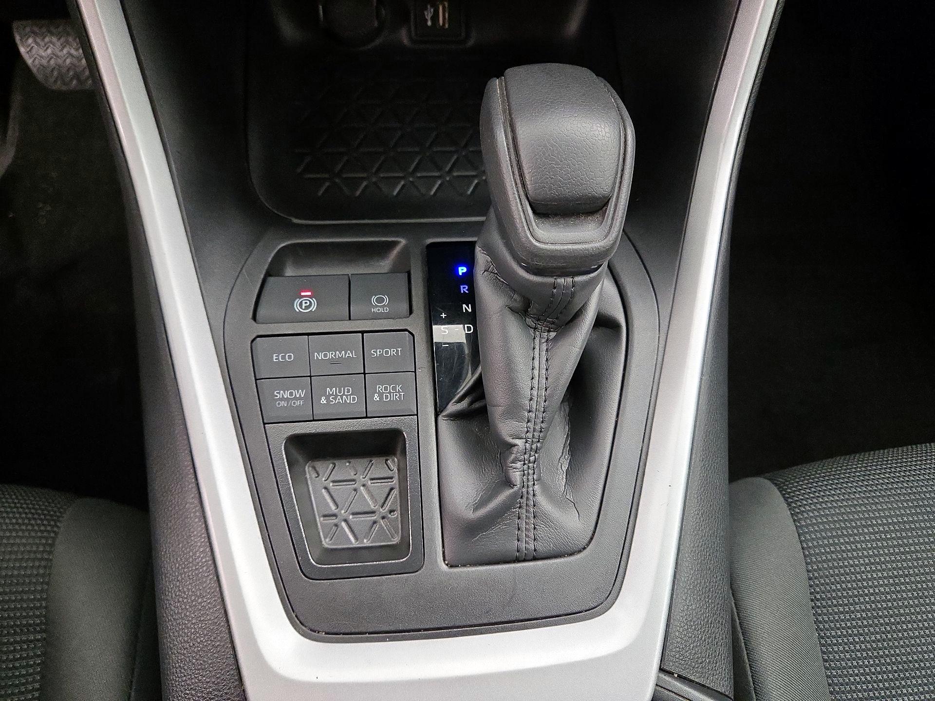 Thumbnail: 2024 Toyota RAV4 - 17