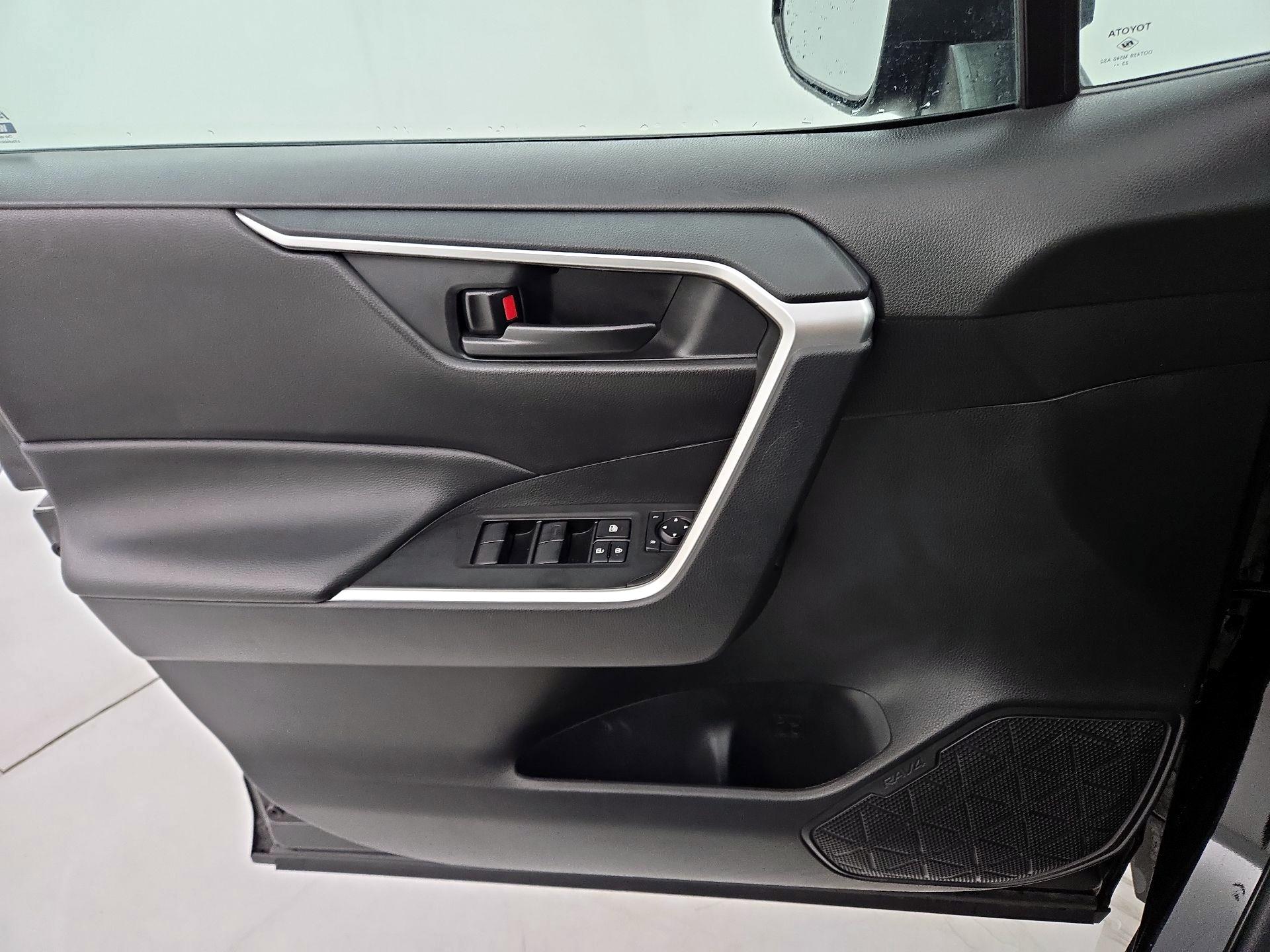 Thumbnail: 2024 Toyota RAV4 - 12