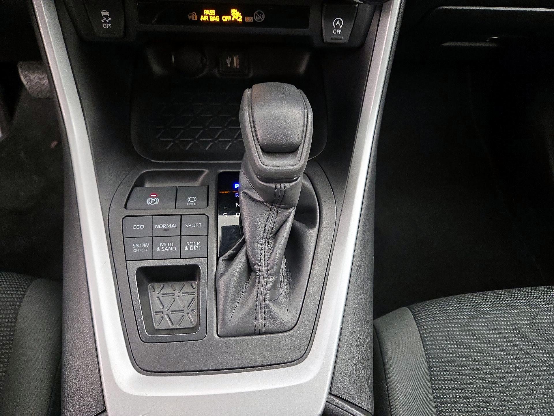 Thumbnail: 2024 Toyota RAV4 - 17