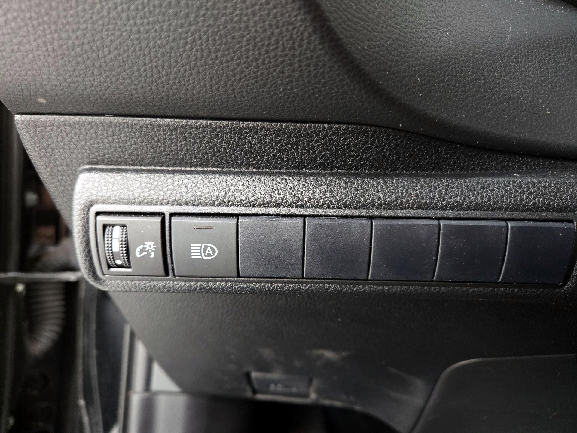 Thumbnail: 2021 Toyota Corolla - 13