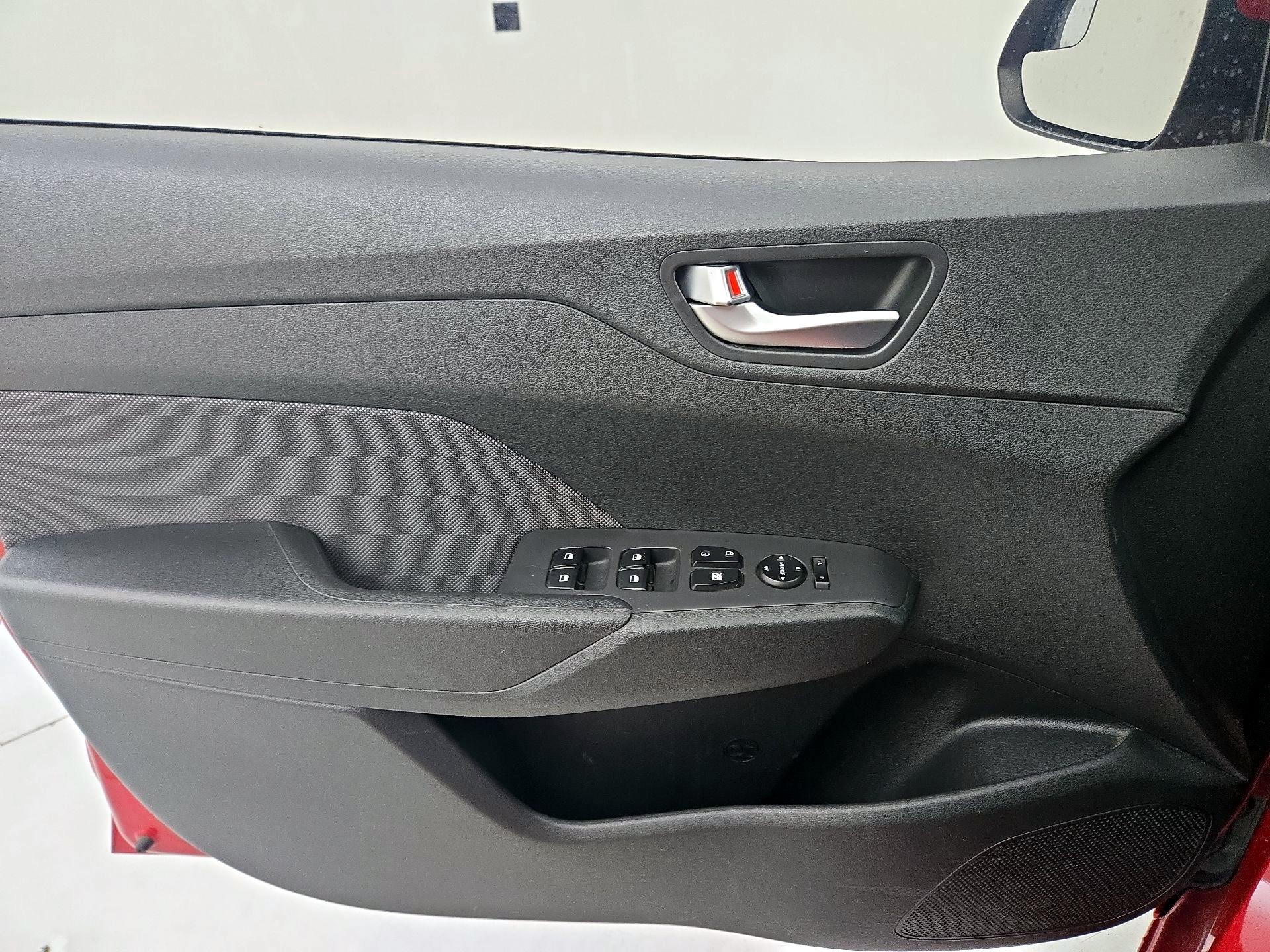 Thumbnail: 2018 Hyundai Accent - 12