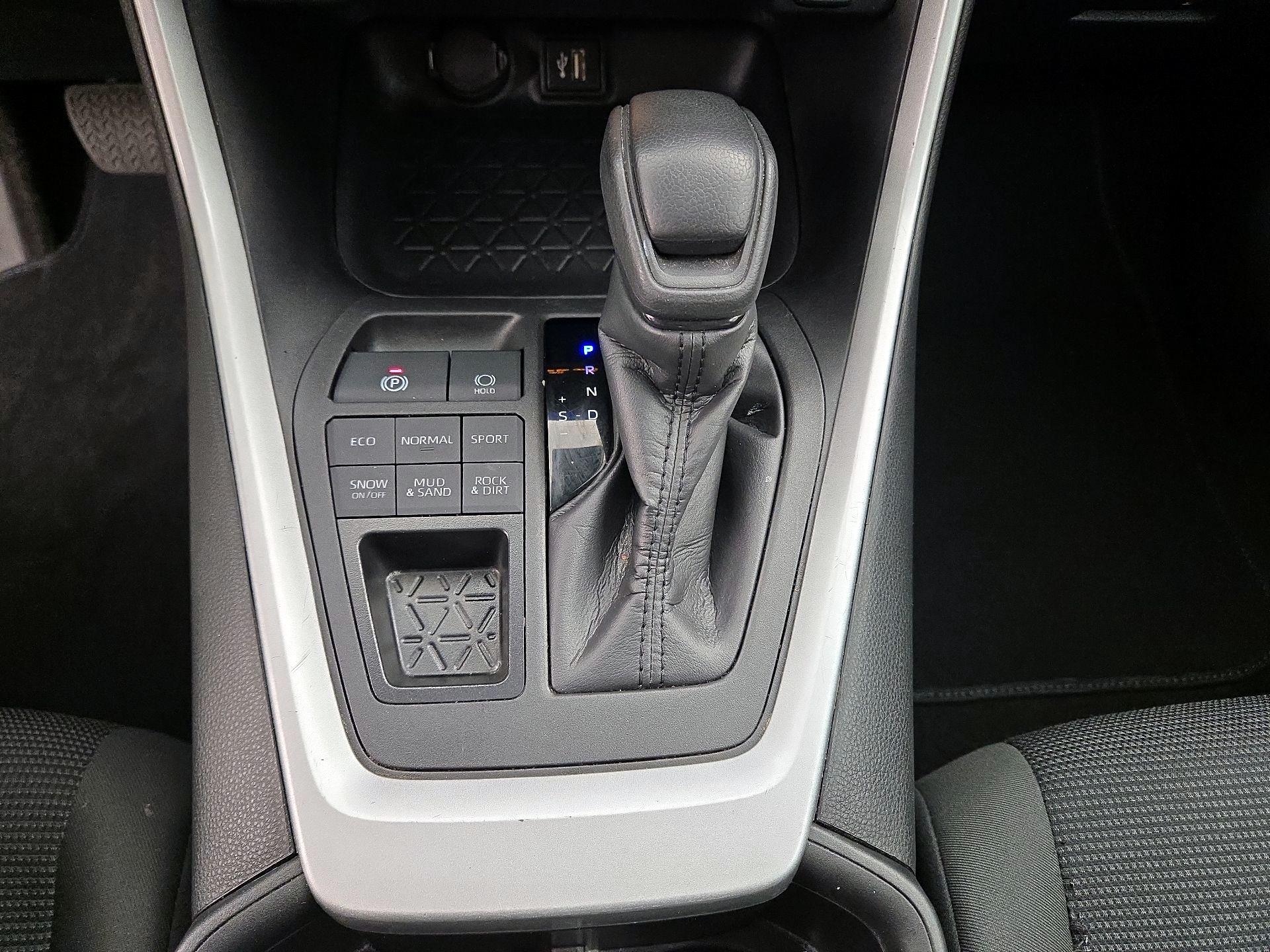 Thumbnail: 2024 Toyota RAV4 - 17