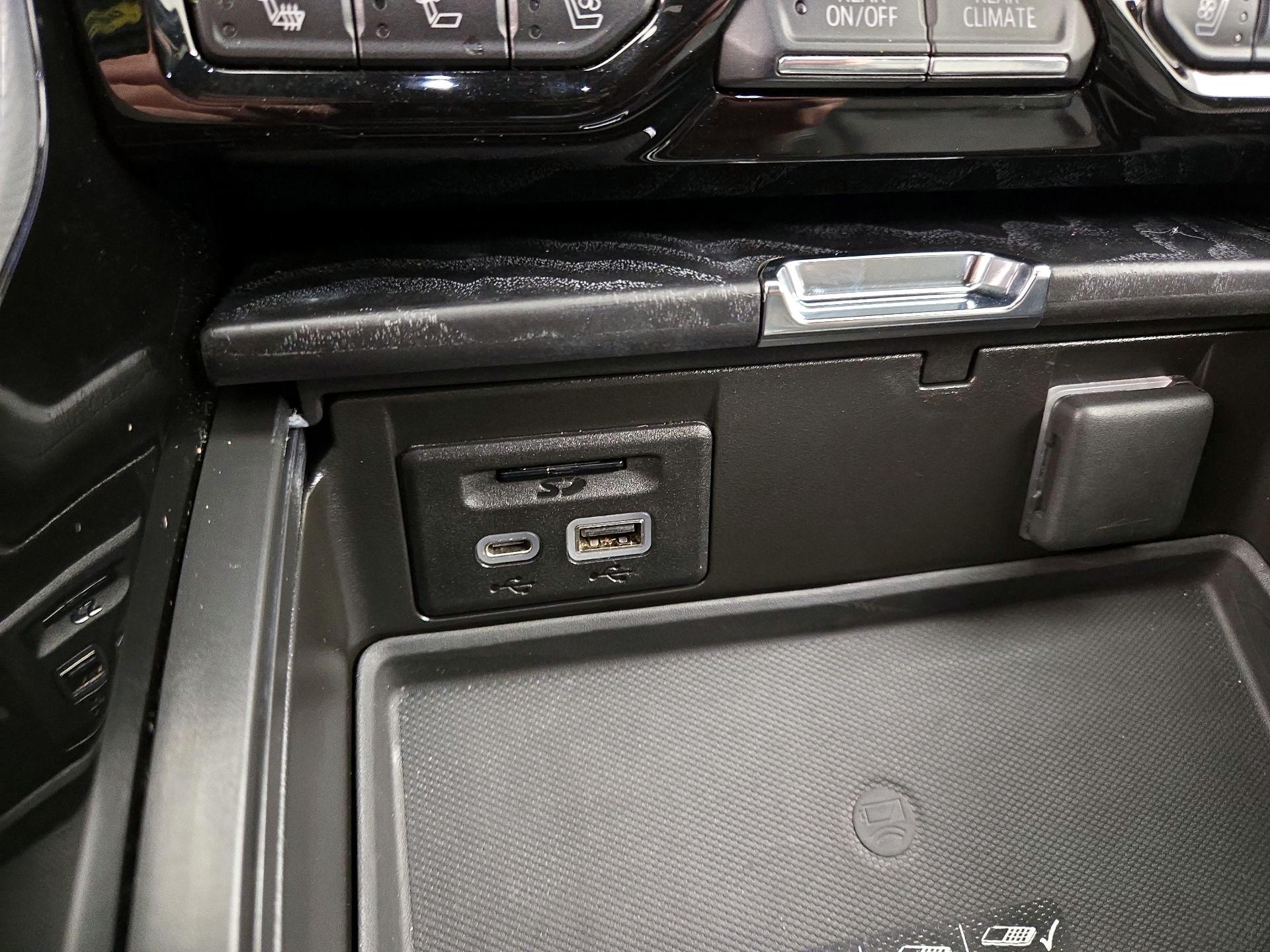 Thumbnail: 2021 GMC Yukon - 19