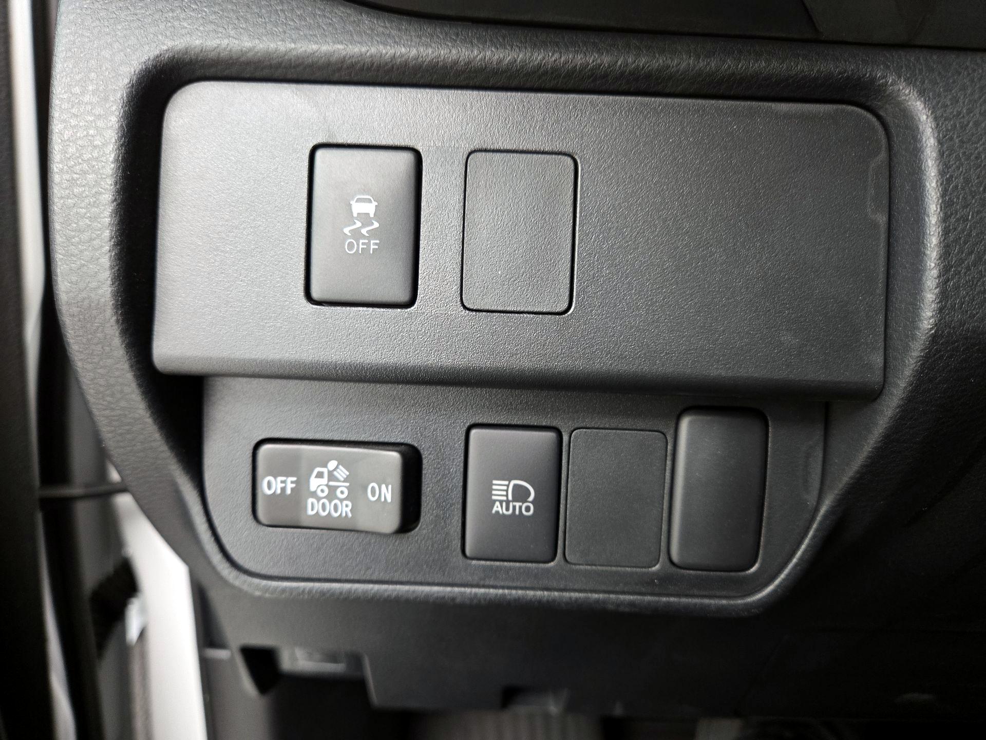 Thumbnail: 2023 Toyota Tacoma - 13