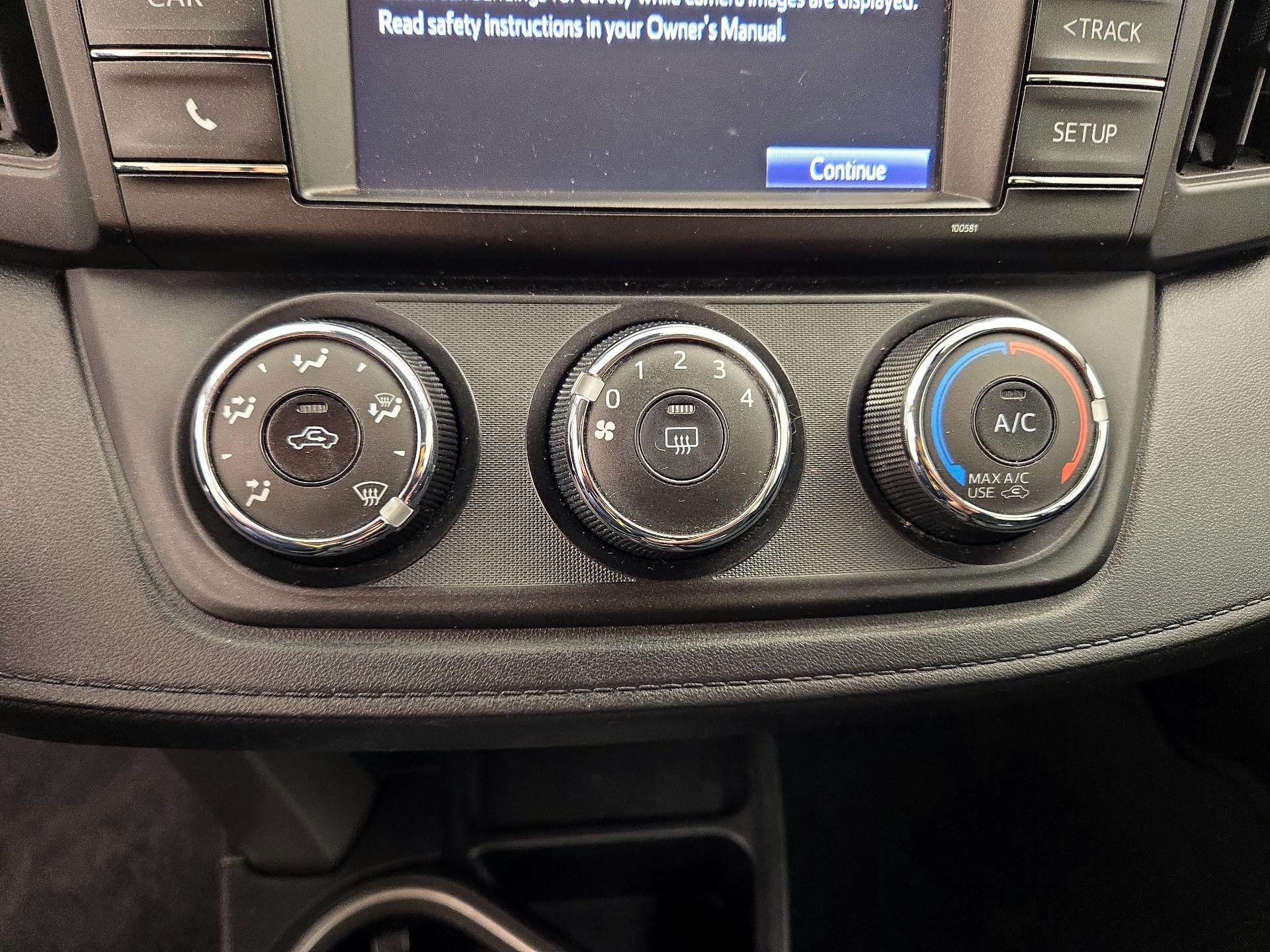 Thumbnail: 2018 Toyota RAV4 - 16