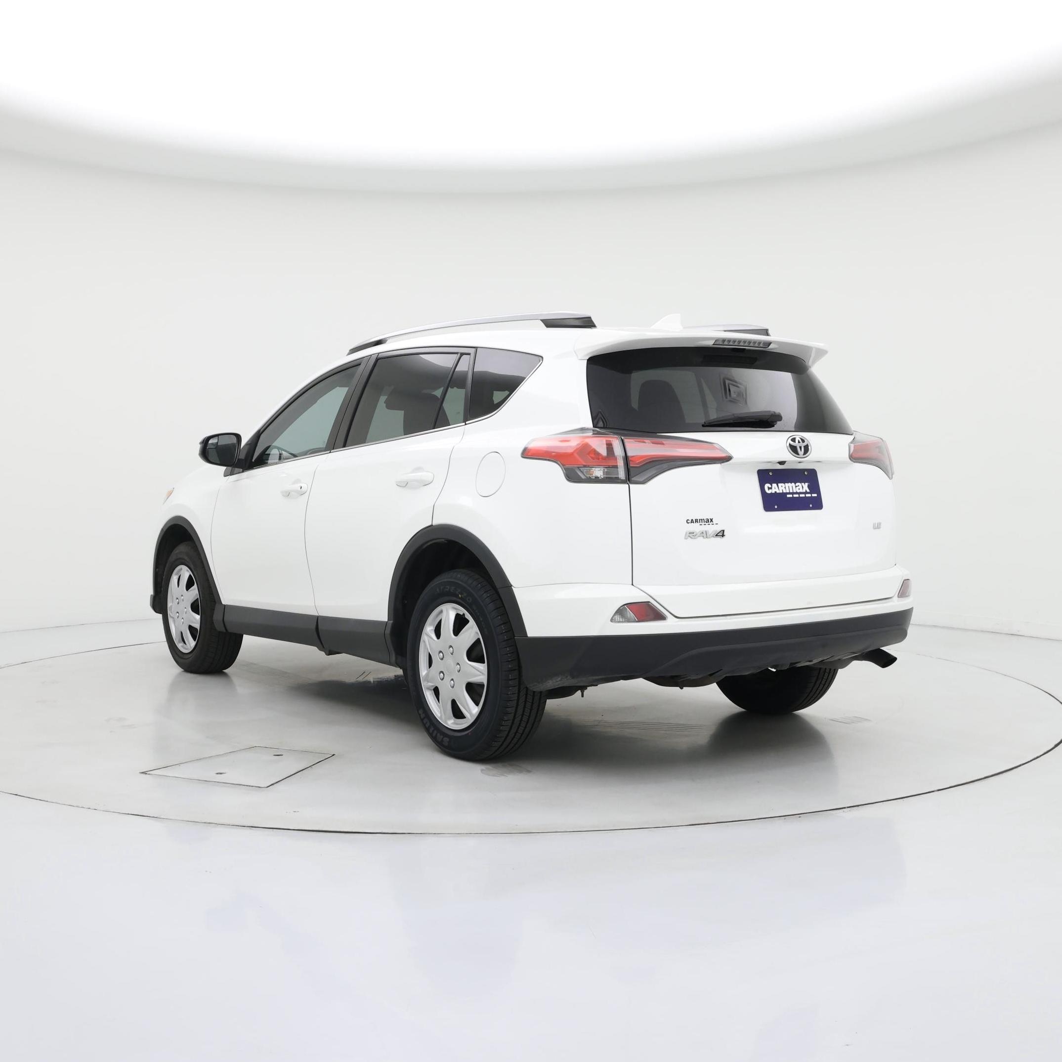 Thumbnail: 2018 Toyota RAV4 - 2