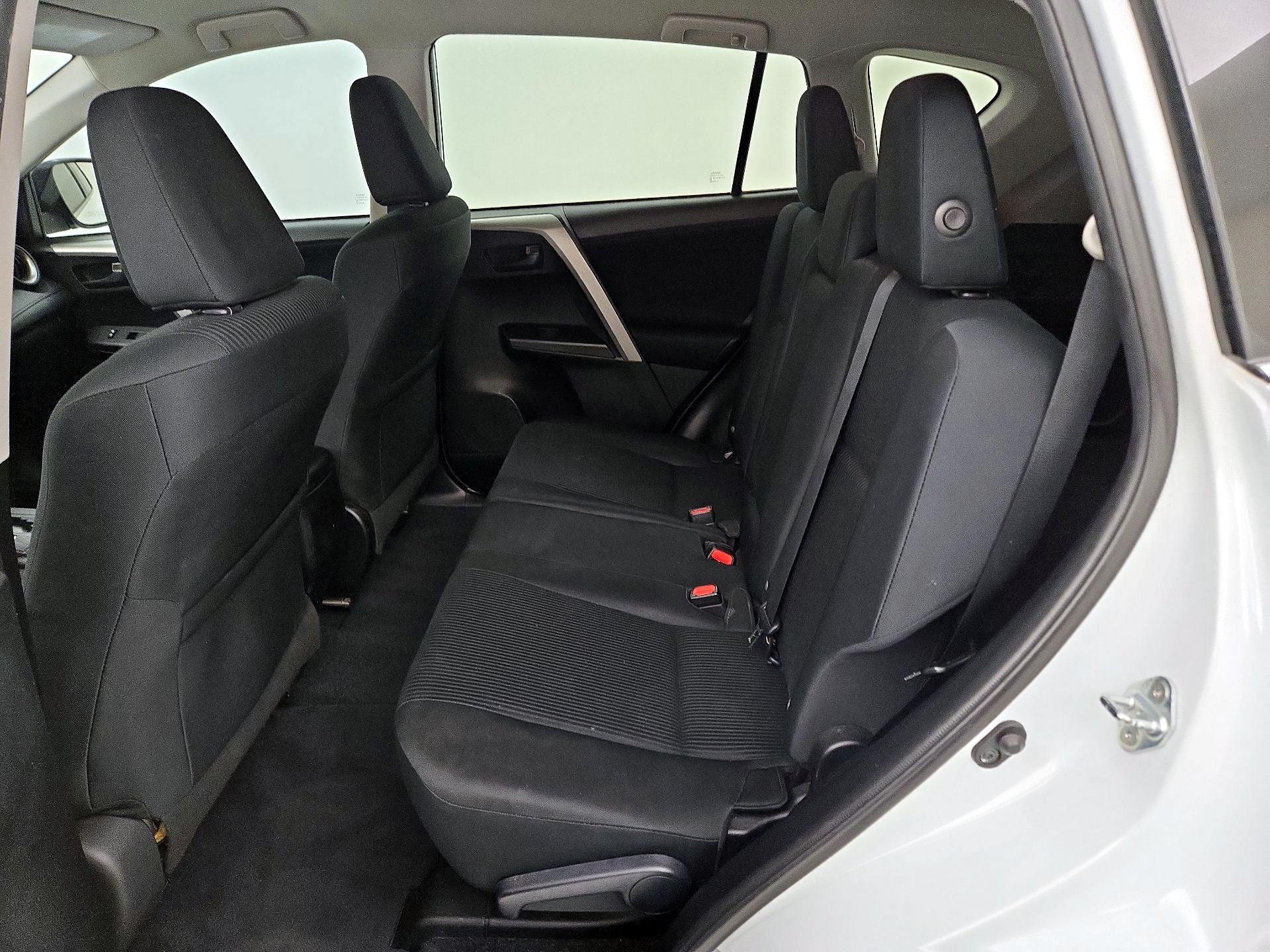 Thumbnail: 2018 Toyota RAV4 - 19