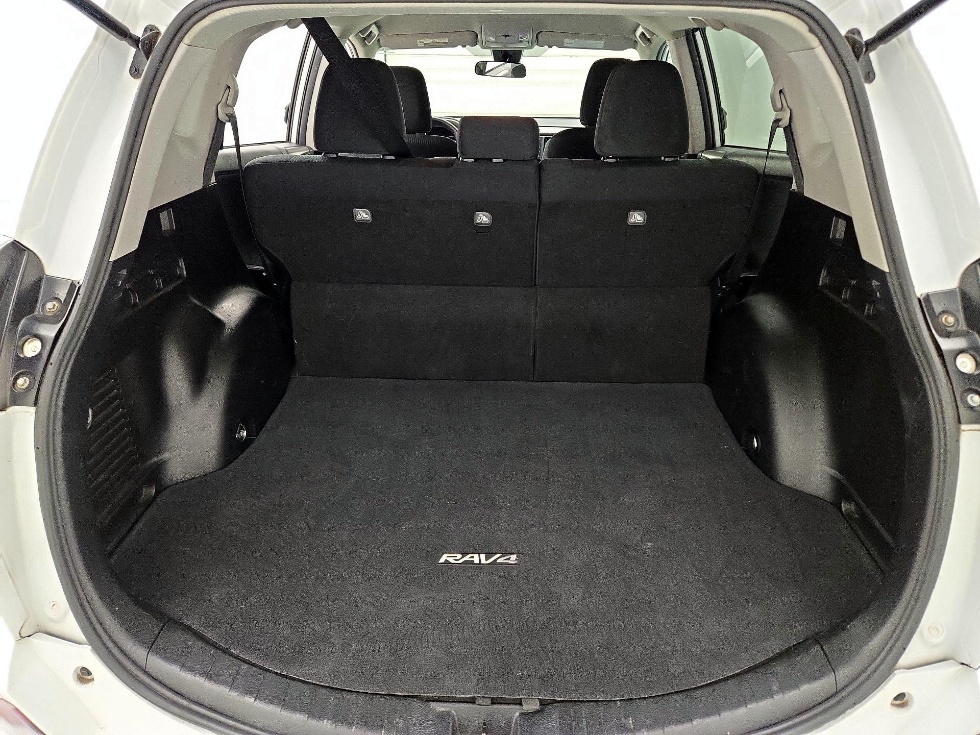 Thumbnail: 2018 Toyota RAV4 - 20