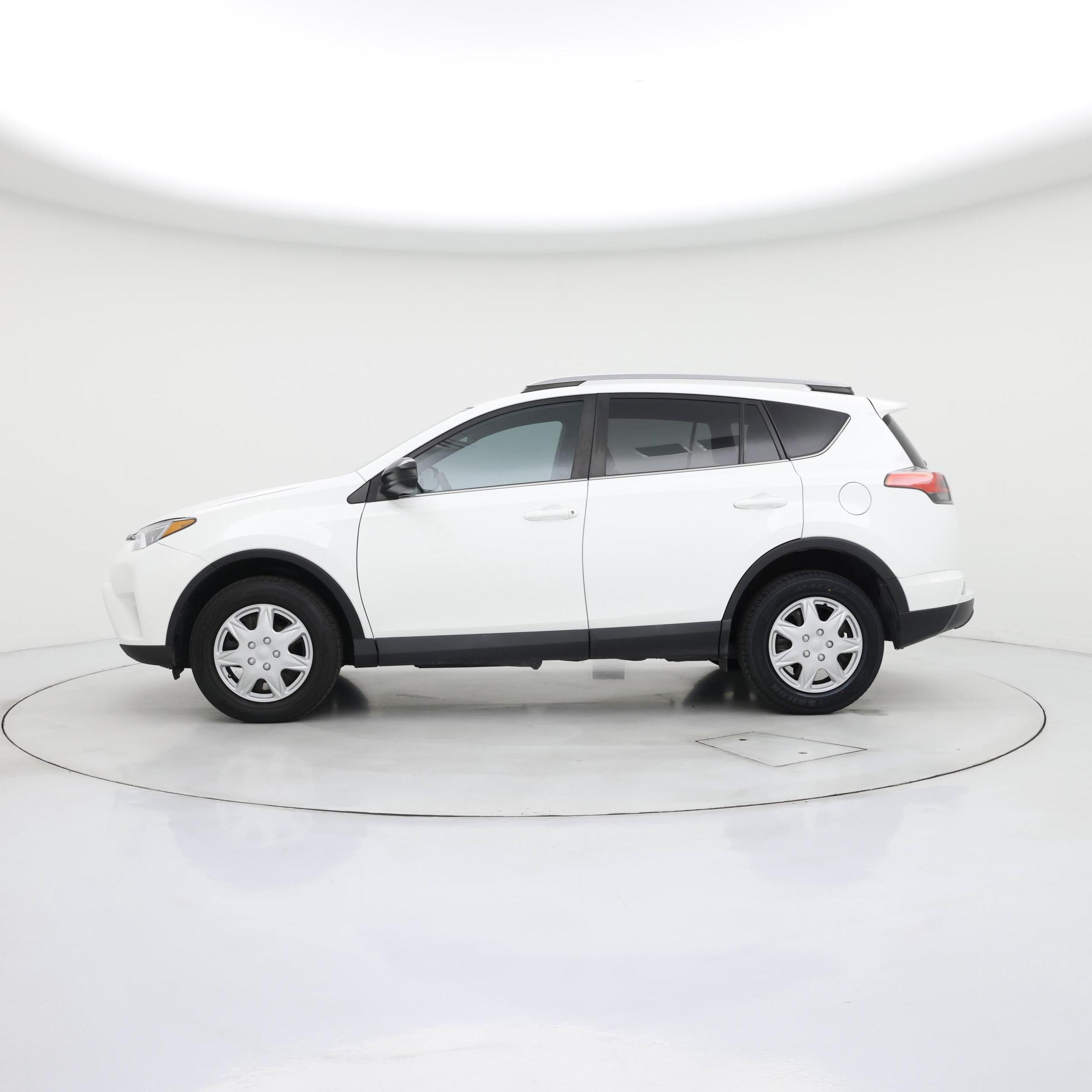 Thumbnail: 2018 Toyota RAV4 - 3