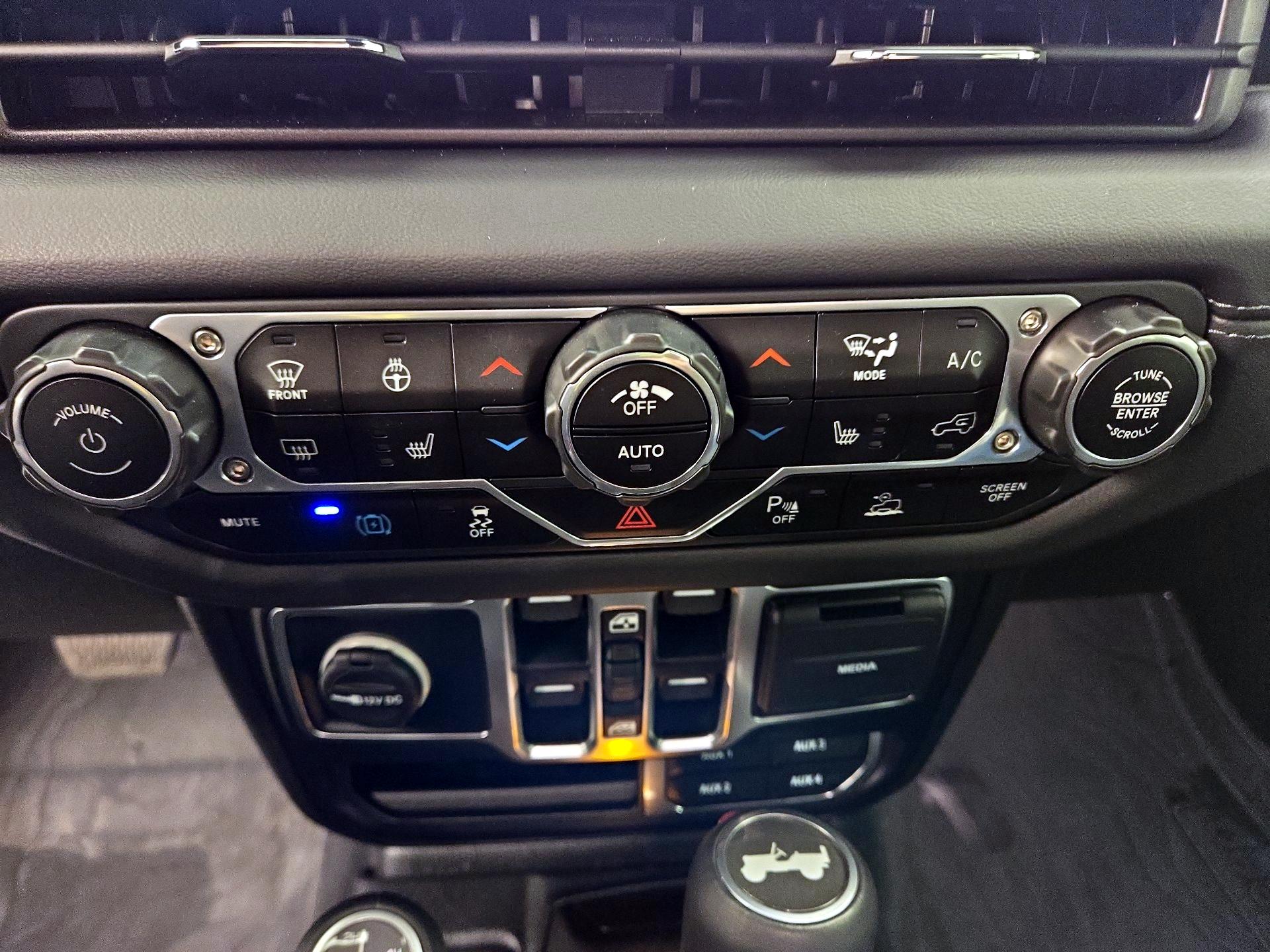 Thumbnail: 2024 Jeep Wrangler - 17