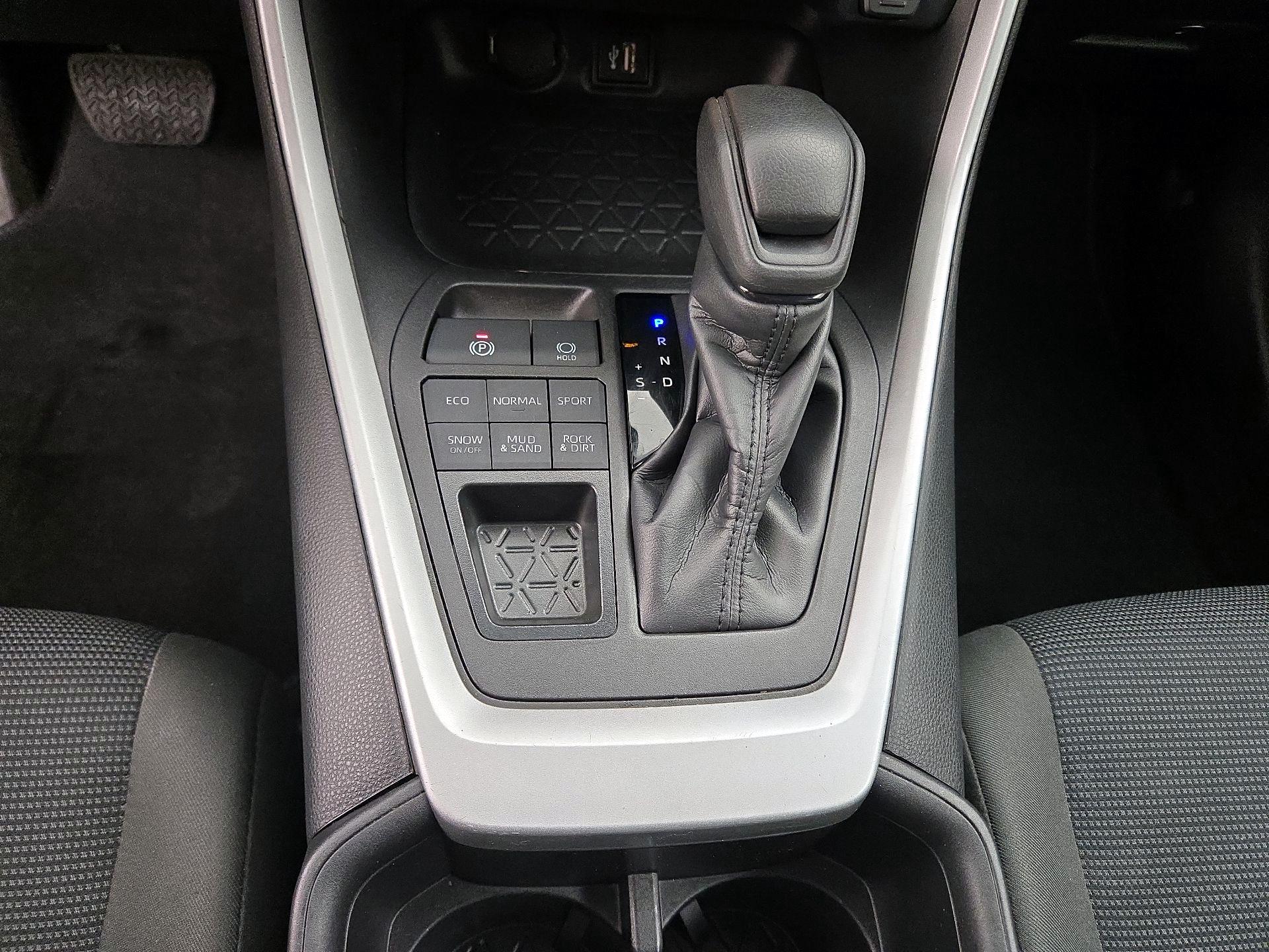 Thumbnail: 2024 Toyota RAV4 - 17