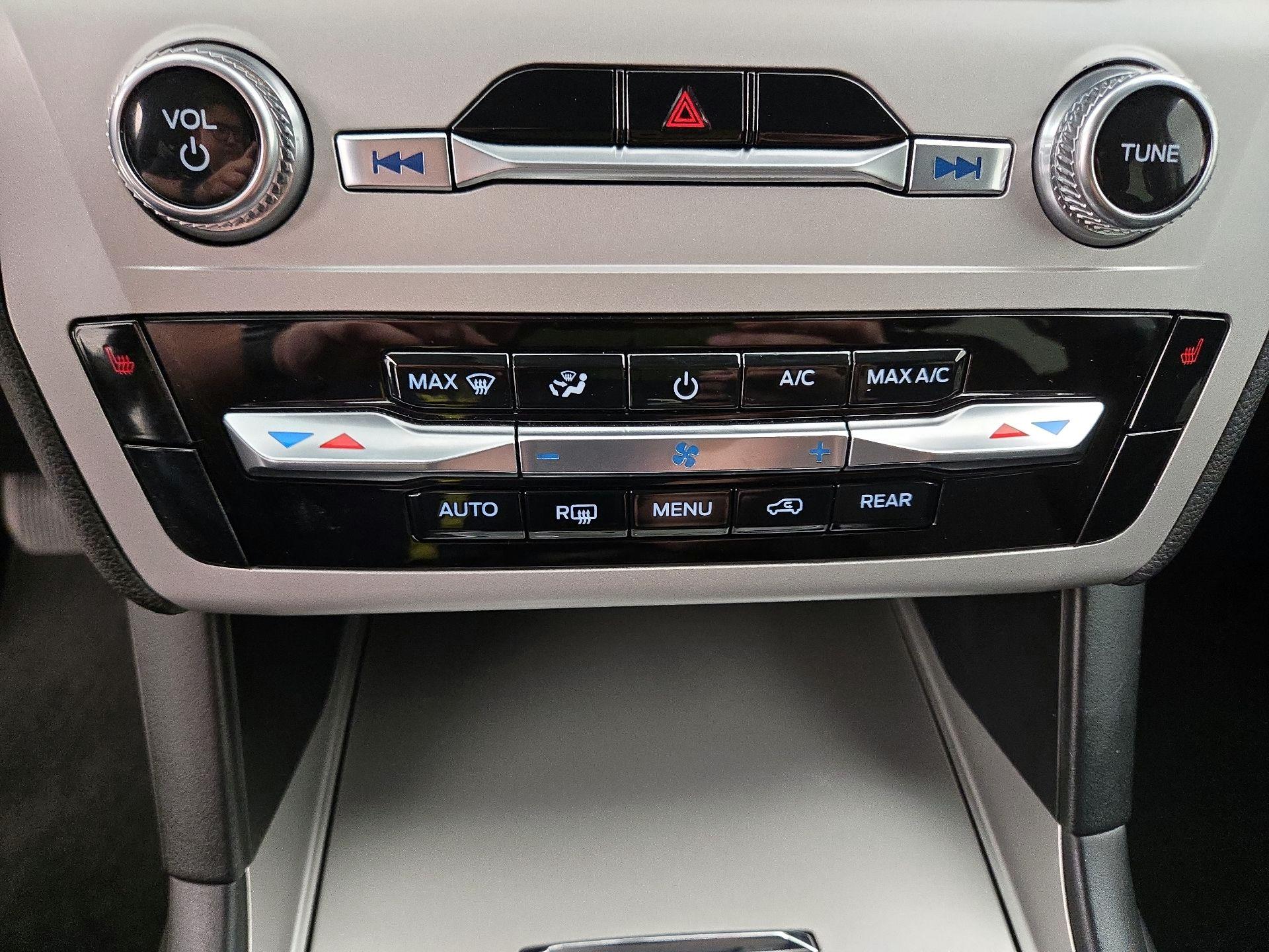 Thumbnail: 2023 Ford Explorer - 16