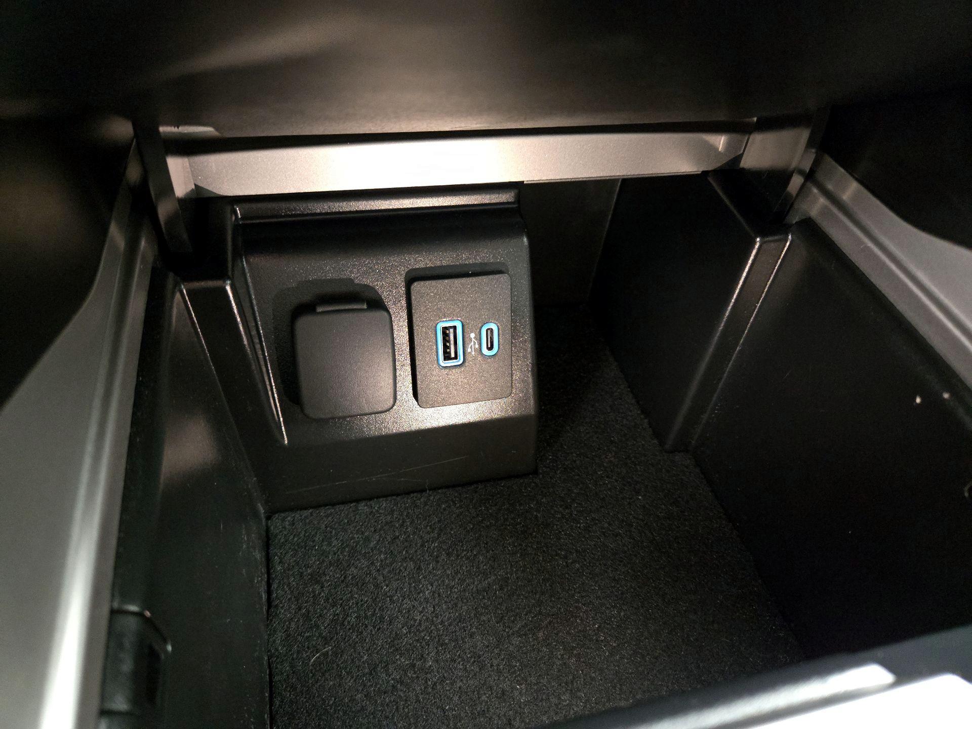 Thumbnail: 2023 Ford Explorer - 18