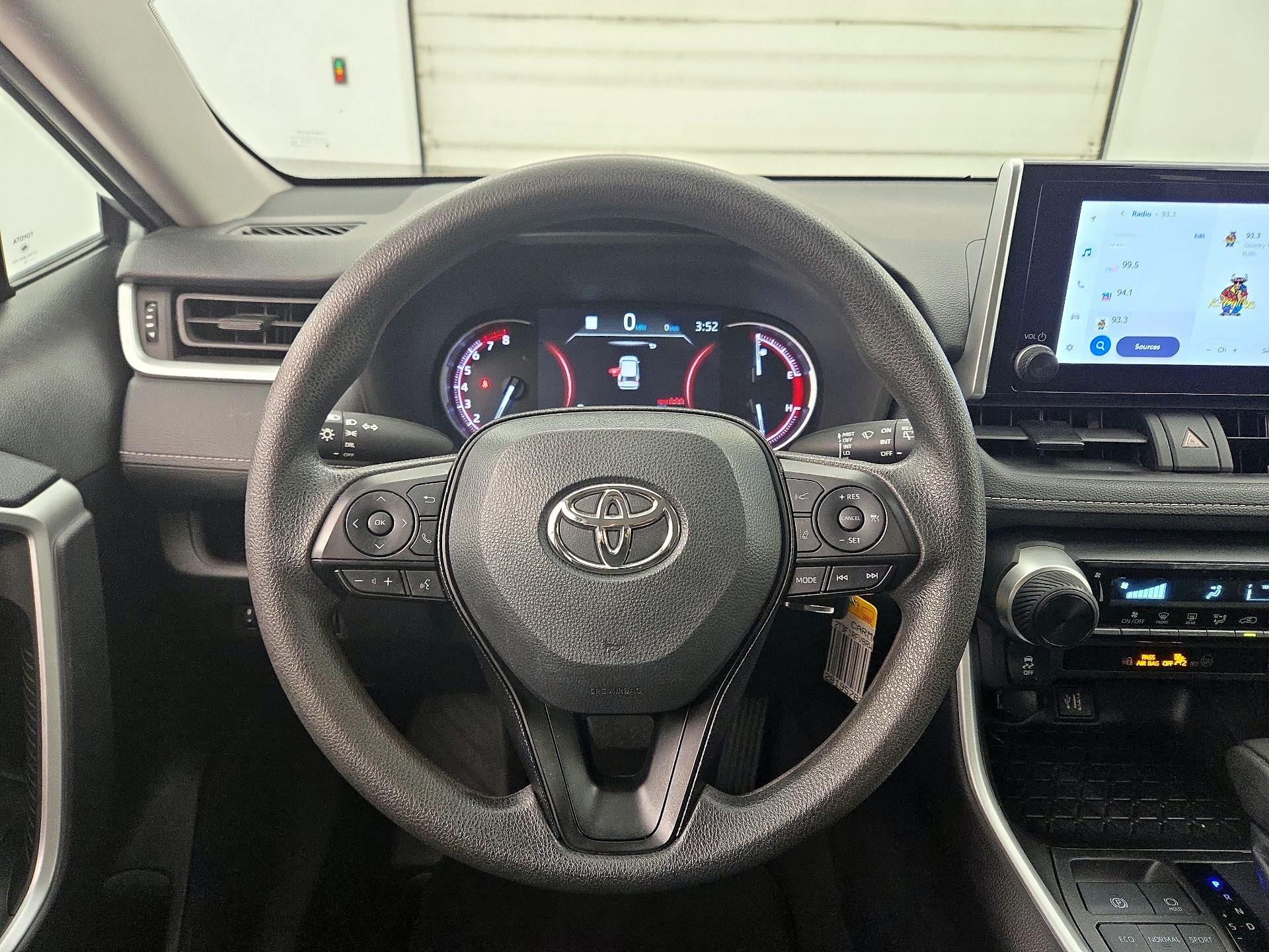 Thumbnail: 2024 Toyota RAV4 - 10