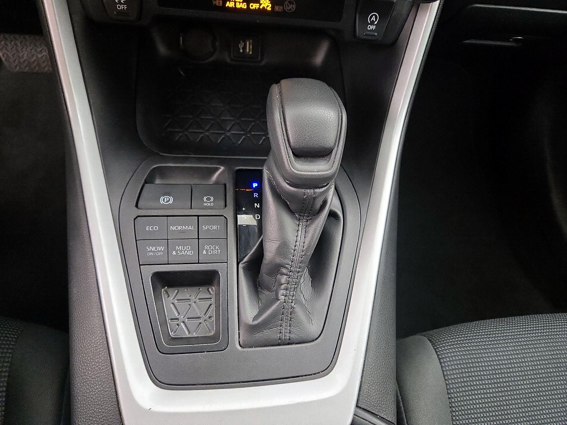 Thumbnail: 2024 Toyota RAV4 - 17