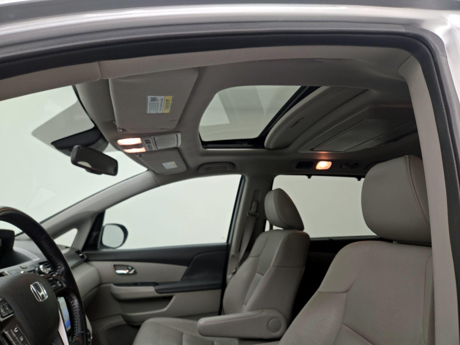 Thumbnail: 2015 Honda Odyssey - 20