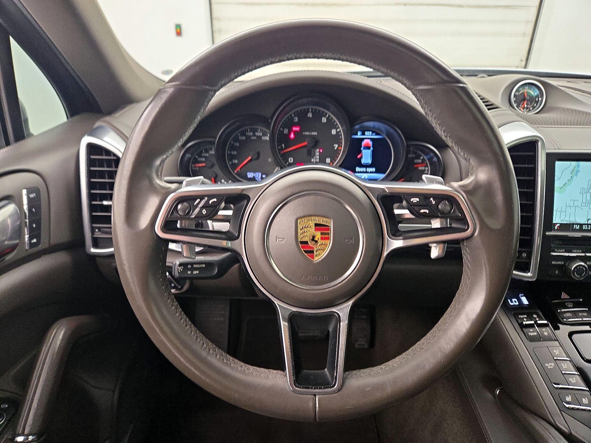 Thumbnail: 2016 Porsche Cayenne - 10